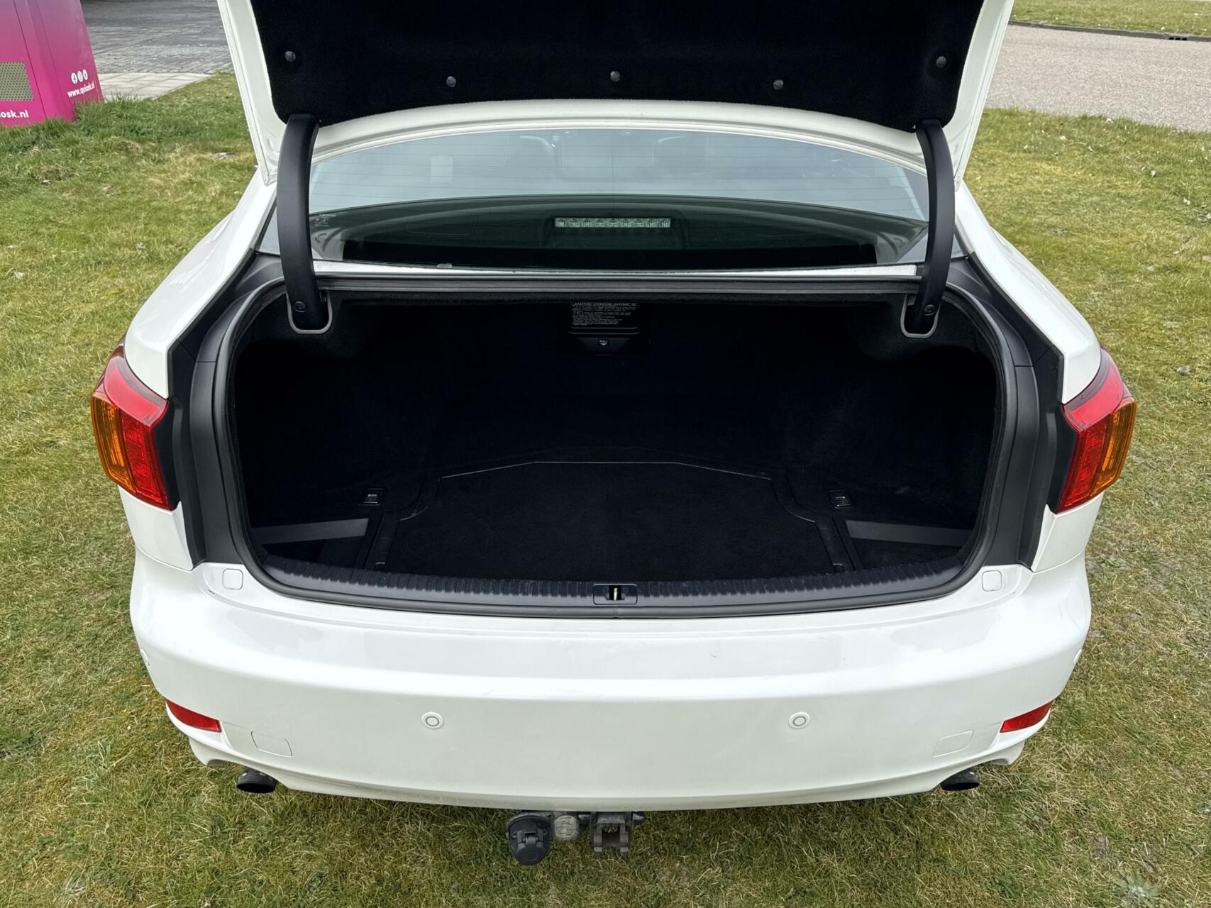Foto van Lexus Is