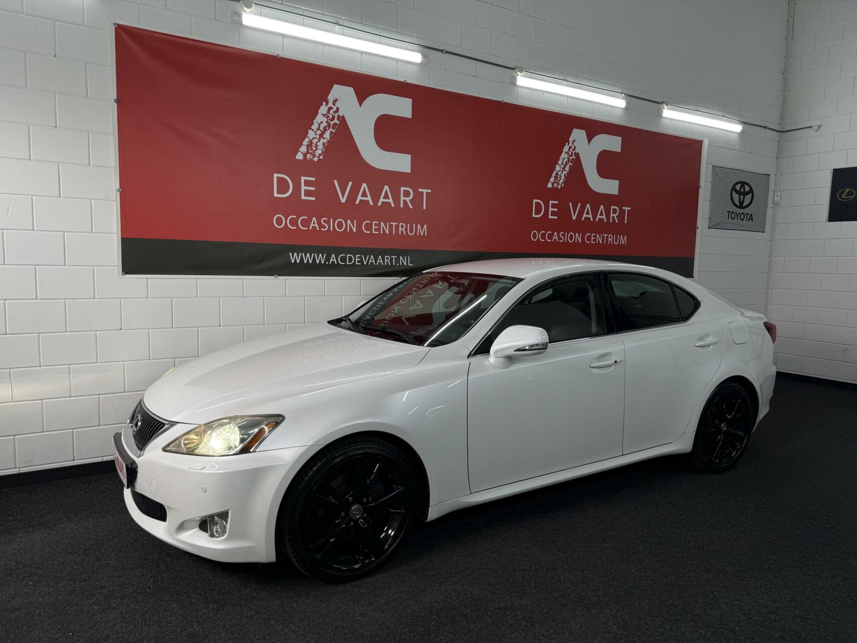 Lexus Is 250 Luxury Line - VERKOCHT! 2010 - voorkant