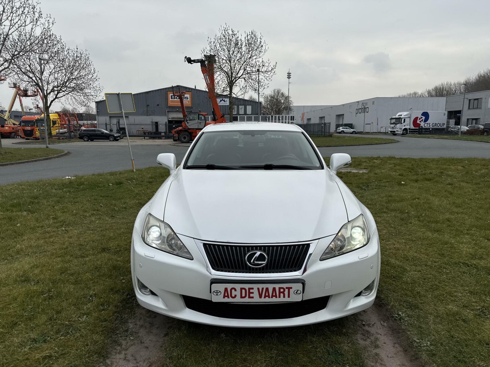 Foto van Lexus Is