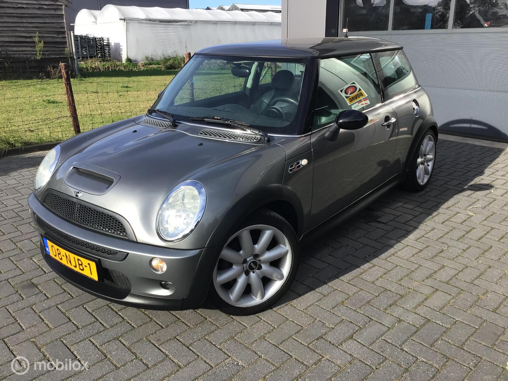 Mini Mini Cooper S 1.6 Cooper S. Pano dak / airco.  APK sept 2026 2002 - voorkant