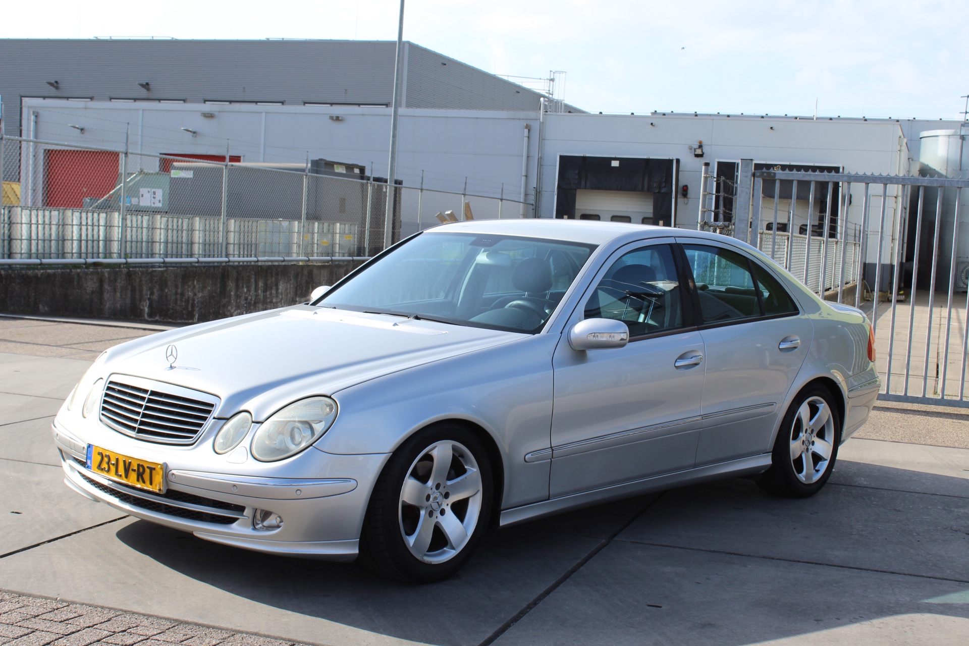 Foto van Mercedes-Benz E 240