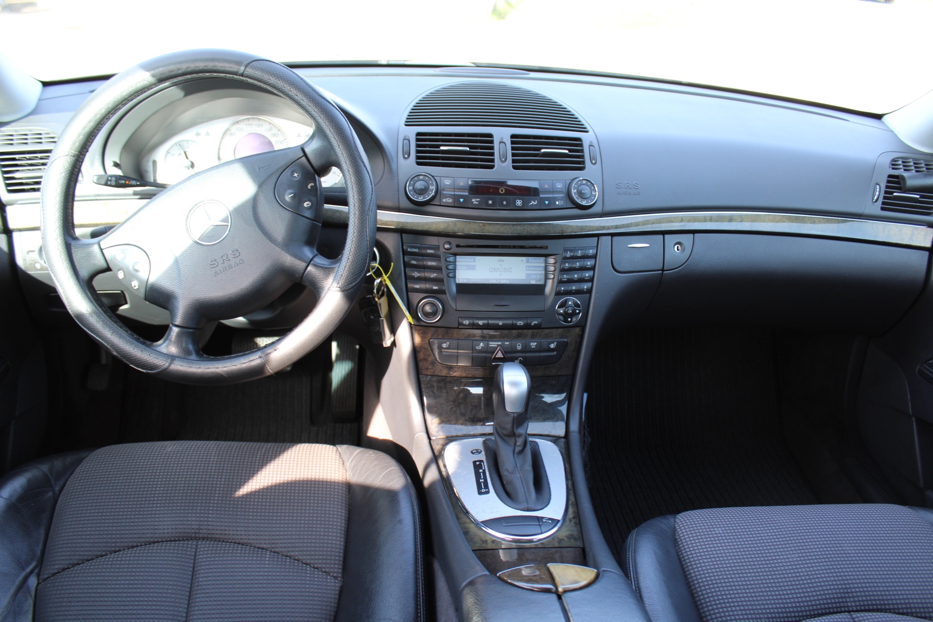 Foto van Mercedes-Benz E 240