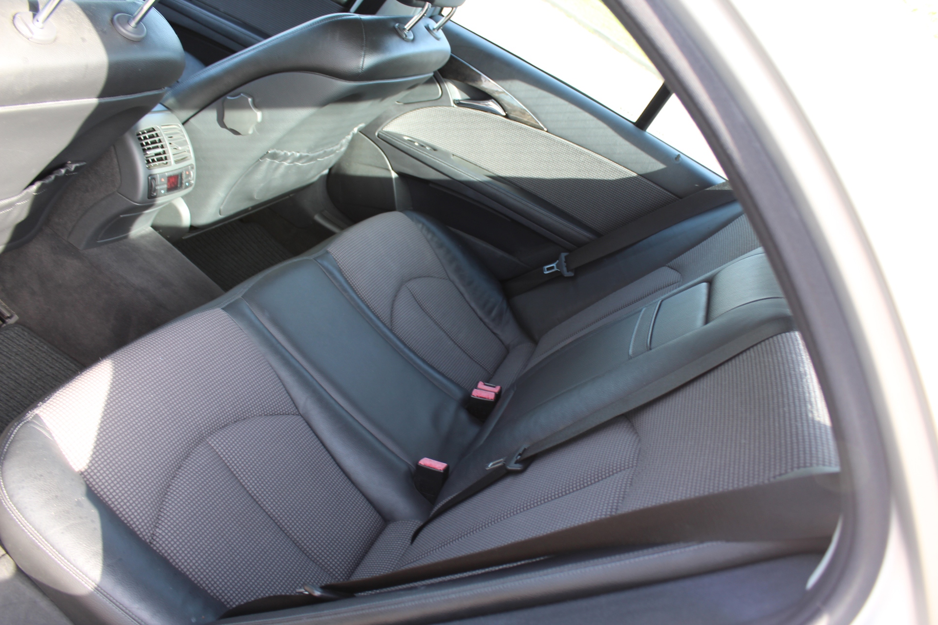 Foto van Mercedes-Benz E 240