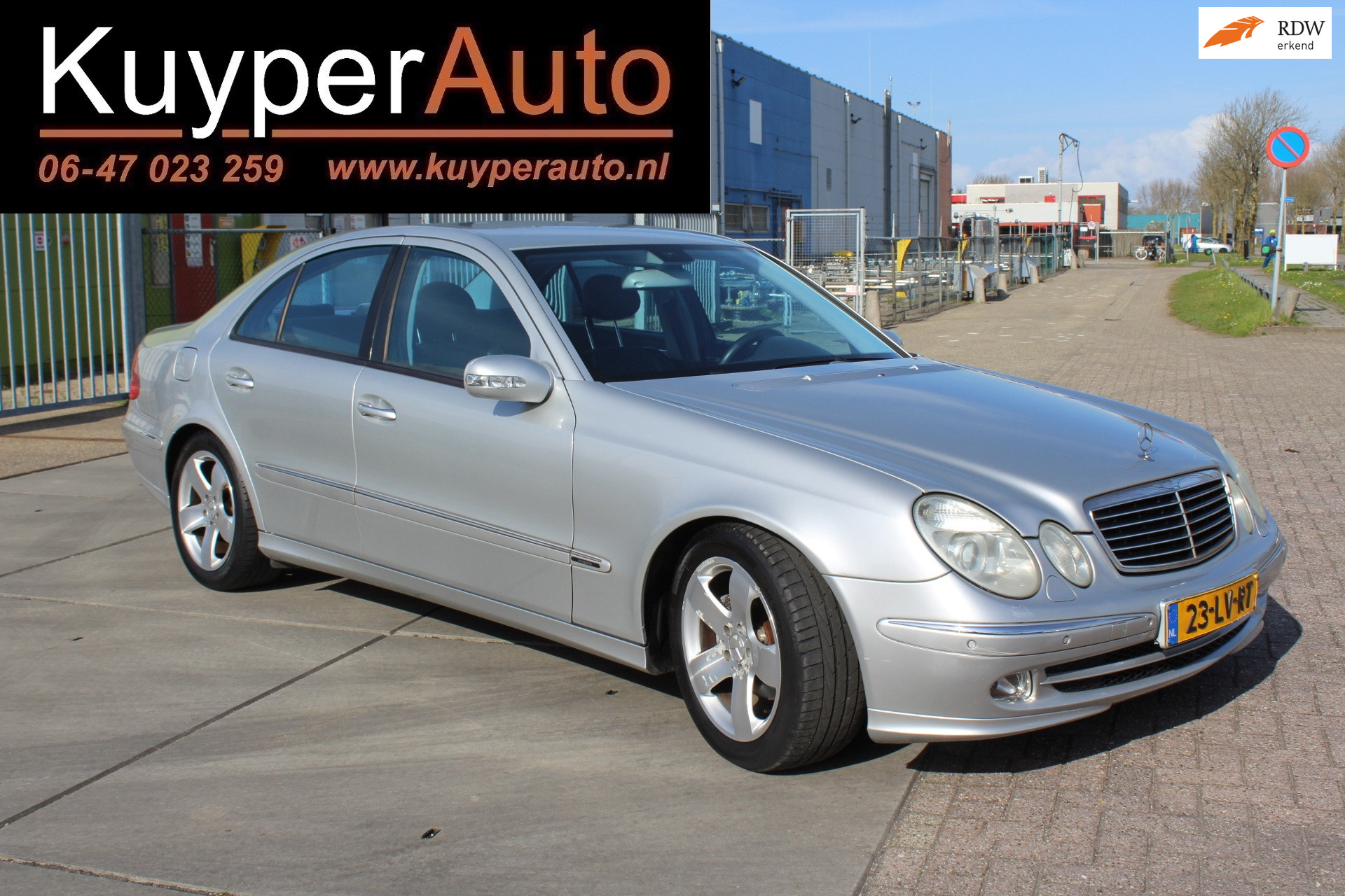 Mercedes-Benz E 240 240 Avantgarde  km zijn nap geen import NETTE AUTOMAAT 2003 - voorkant
