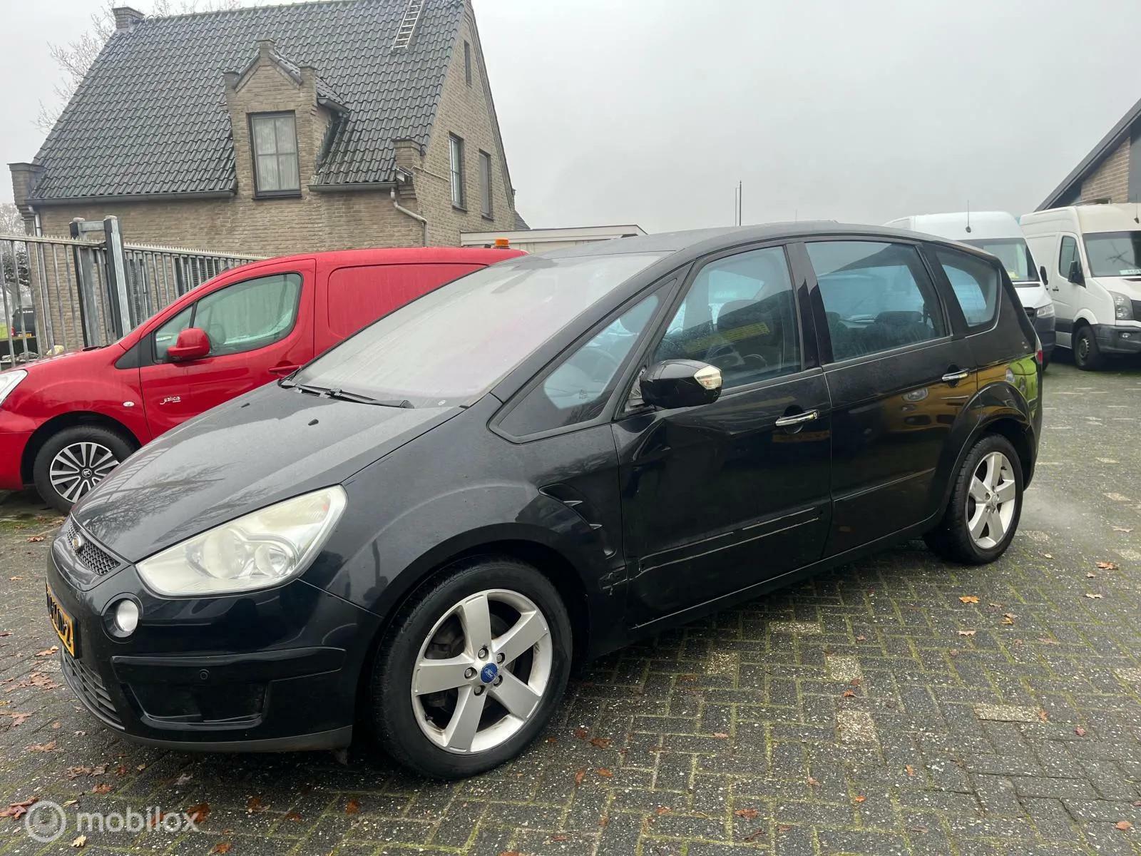 Foto van Ford S-max