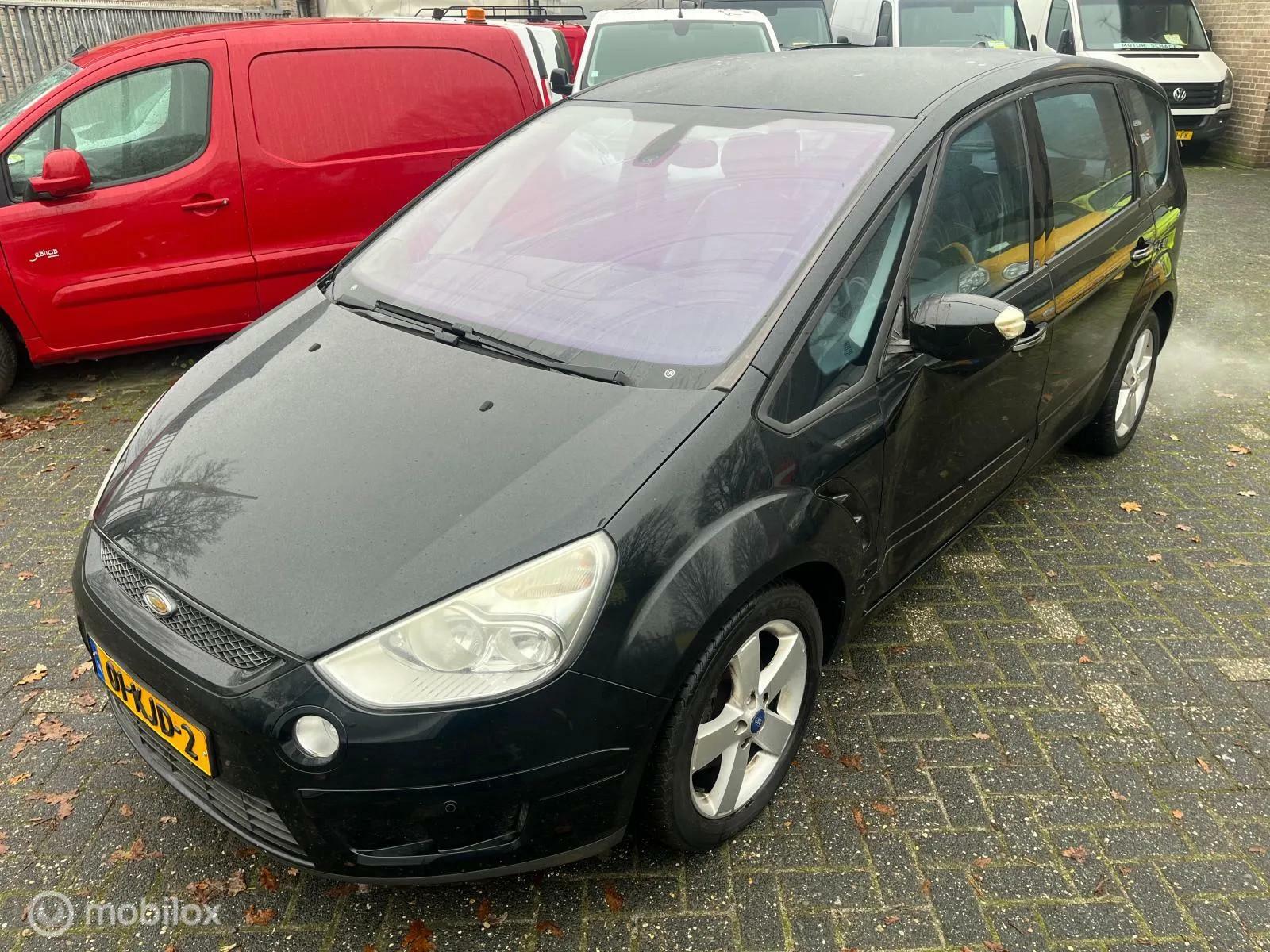 Foto van Ford S-max