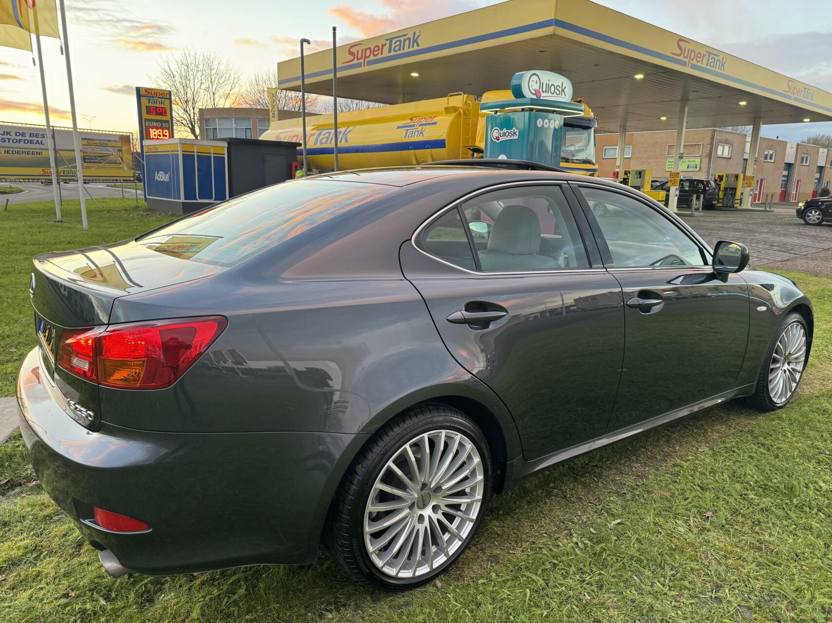 Foto van Lexus Is