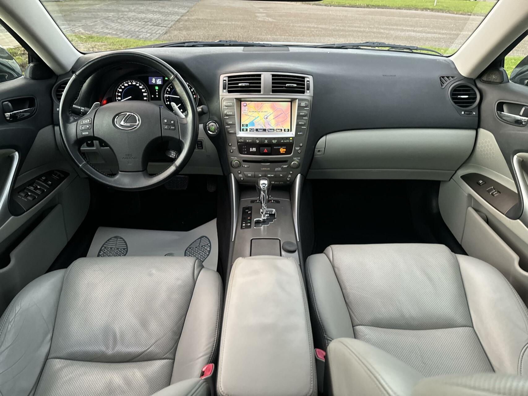 Foto van Lexus Is