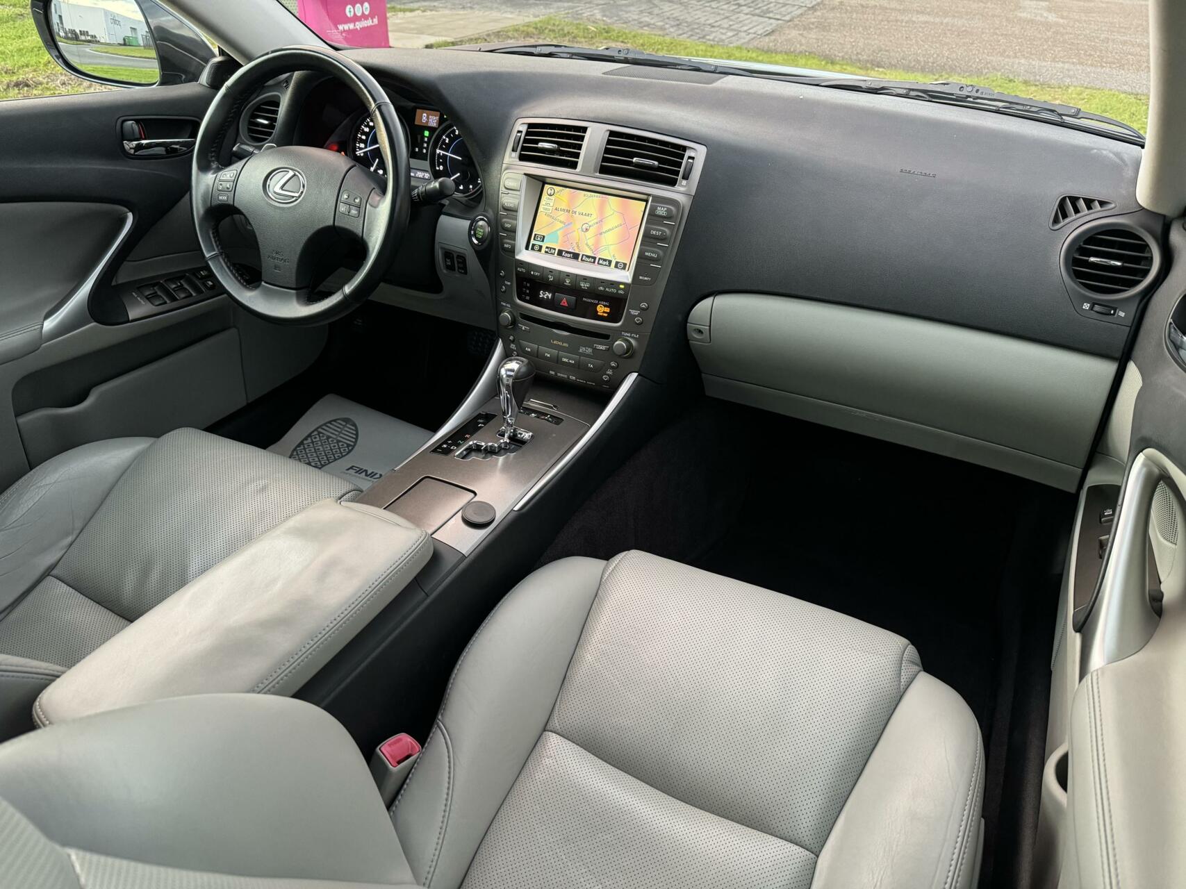 Foto van Lexus Is