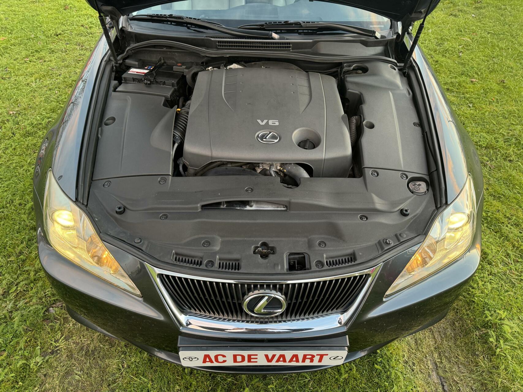 Foto van Lexus Is