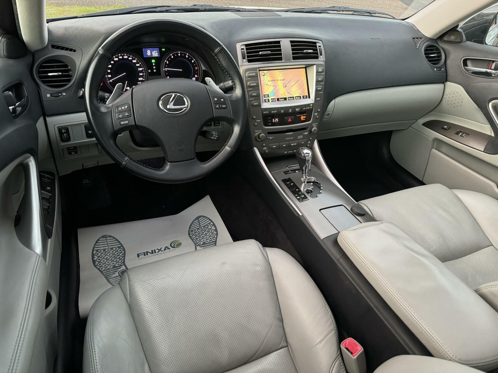 Foto van Lexus Is