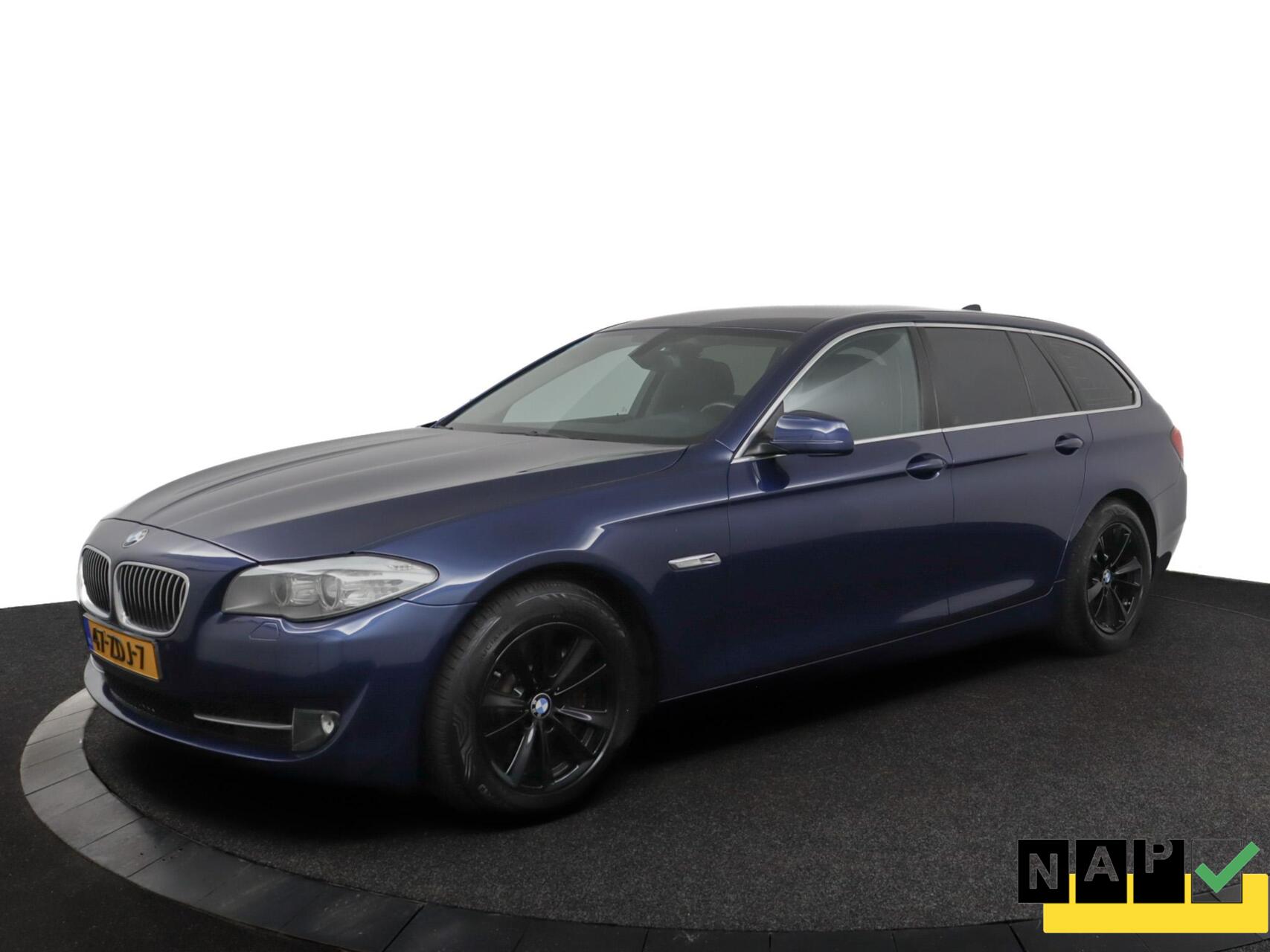 BMW 5-serie Touring 525xd Executive Airco Cruise Trekhaak 2012 - voorkant