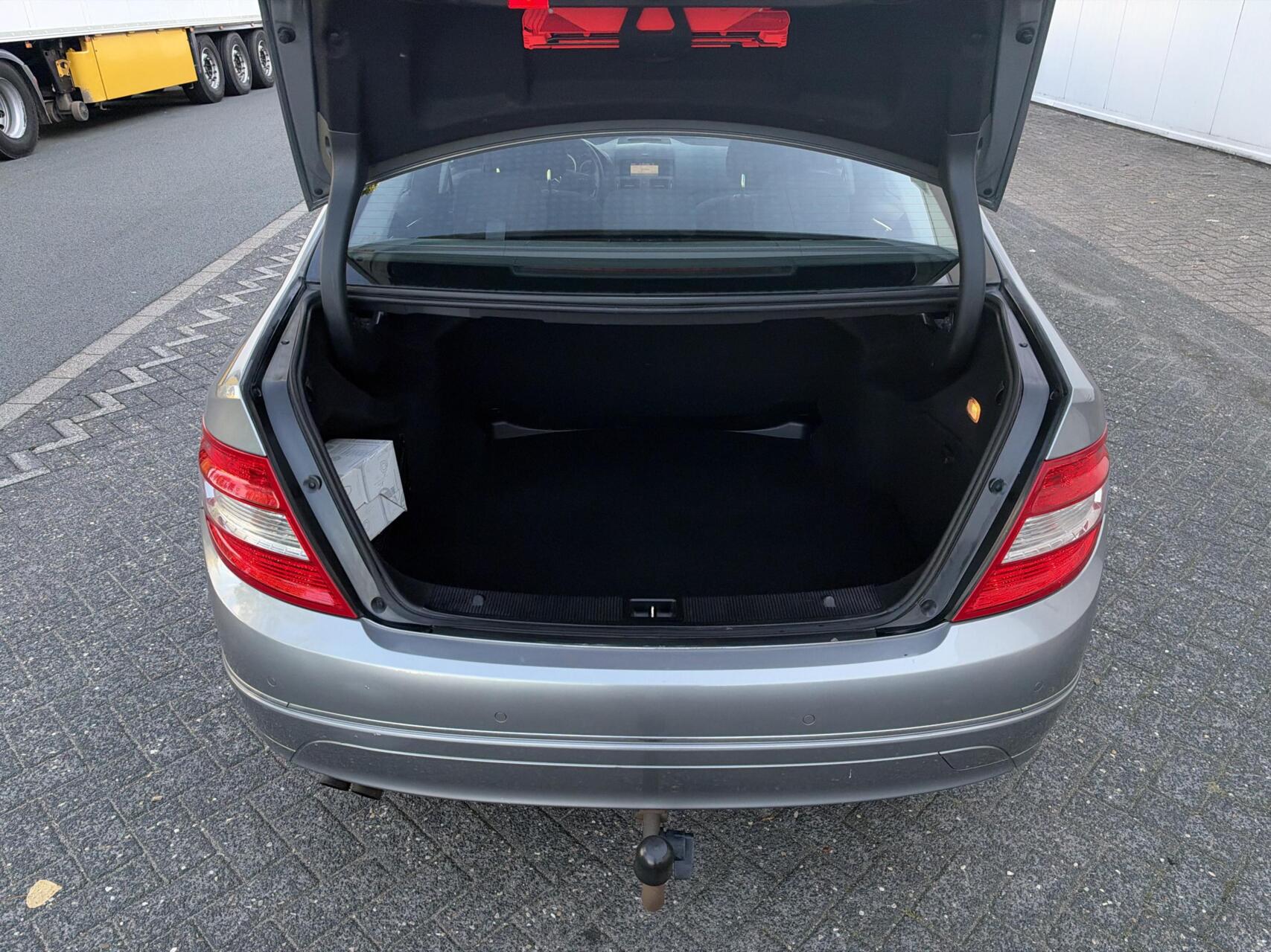 Foto van Mercedes-Benz C 180 Cgi