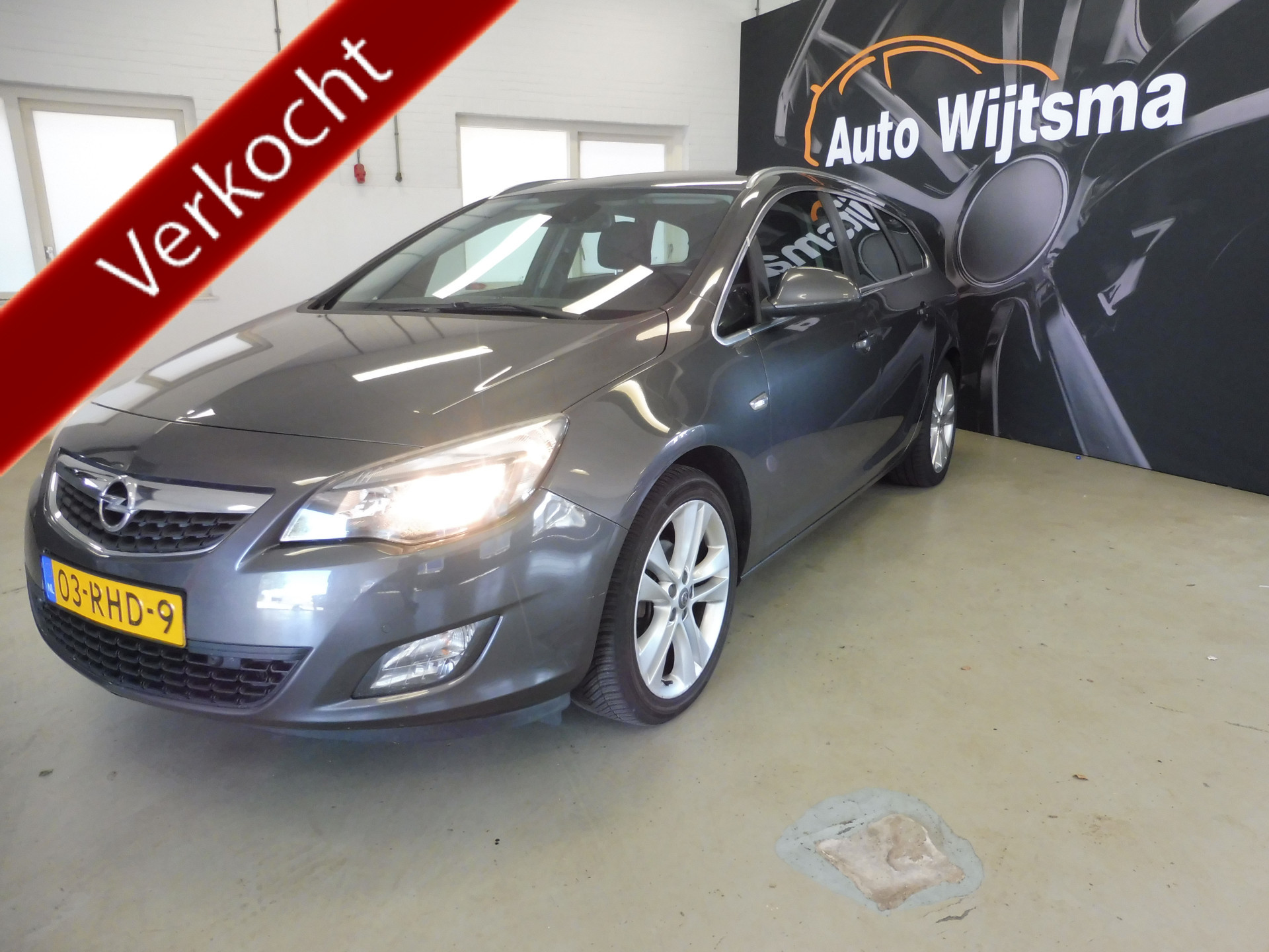 Opel Astra Sports Tourer 1.4 Turbo Sport 2011 - voorkant