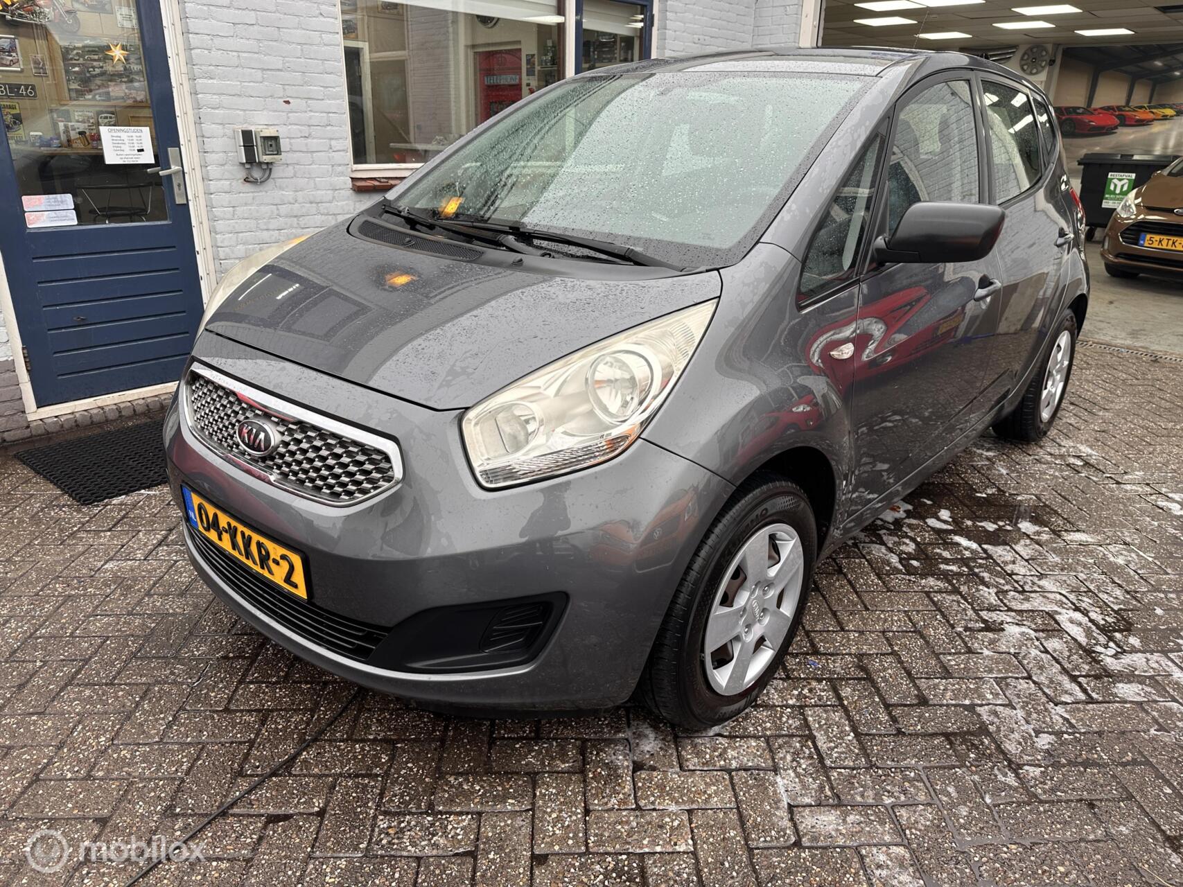 Kia Venga 1.4 CVVT X-tra 2010 - voorkant
