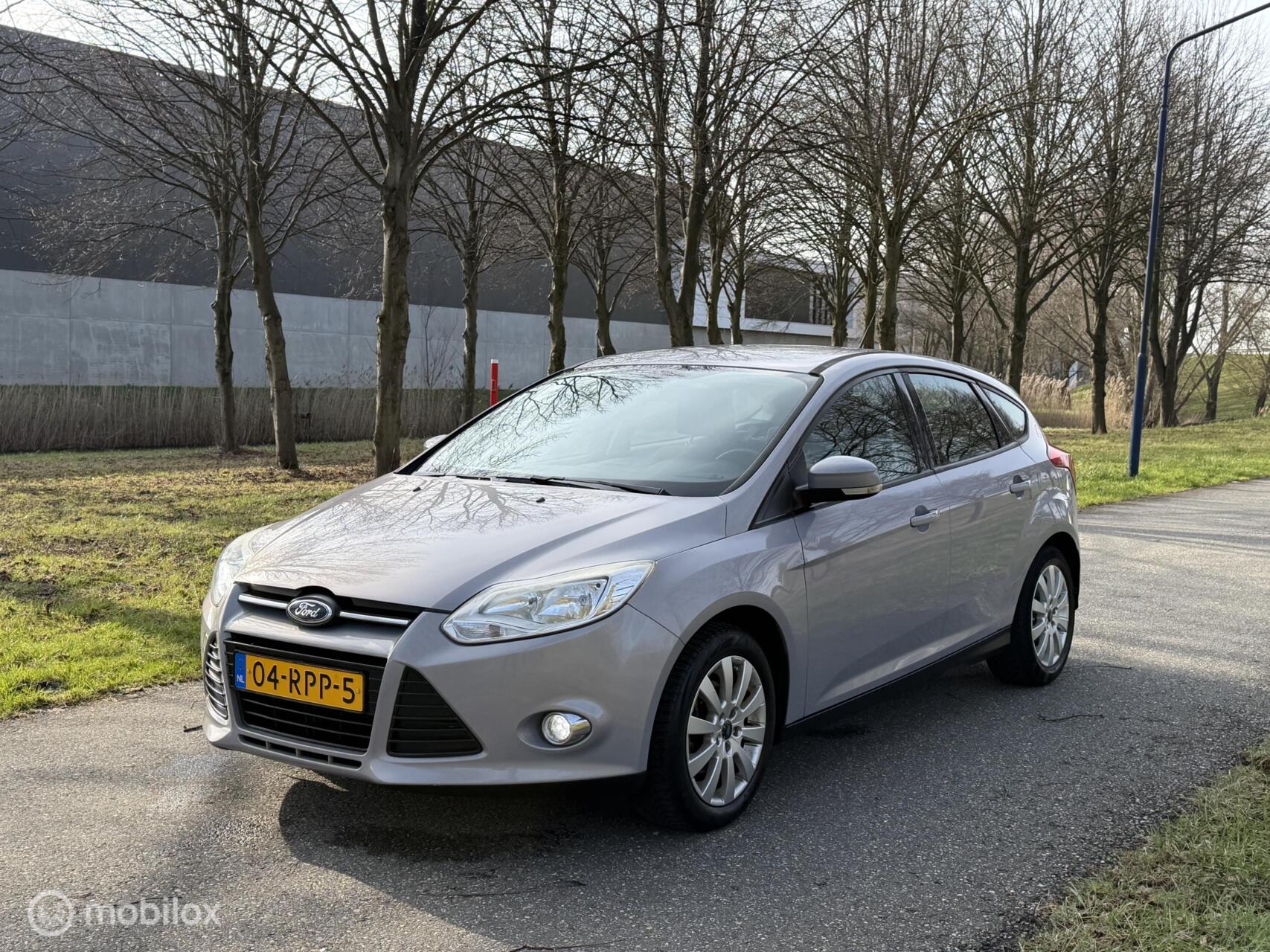 Ford Focus 1.6 TI-VCT Trend*APK 9/26*NAVI*AIRCO*5 DRS 2011 - voorkant