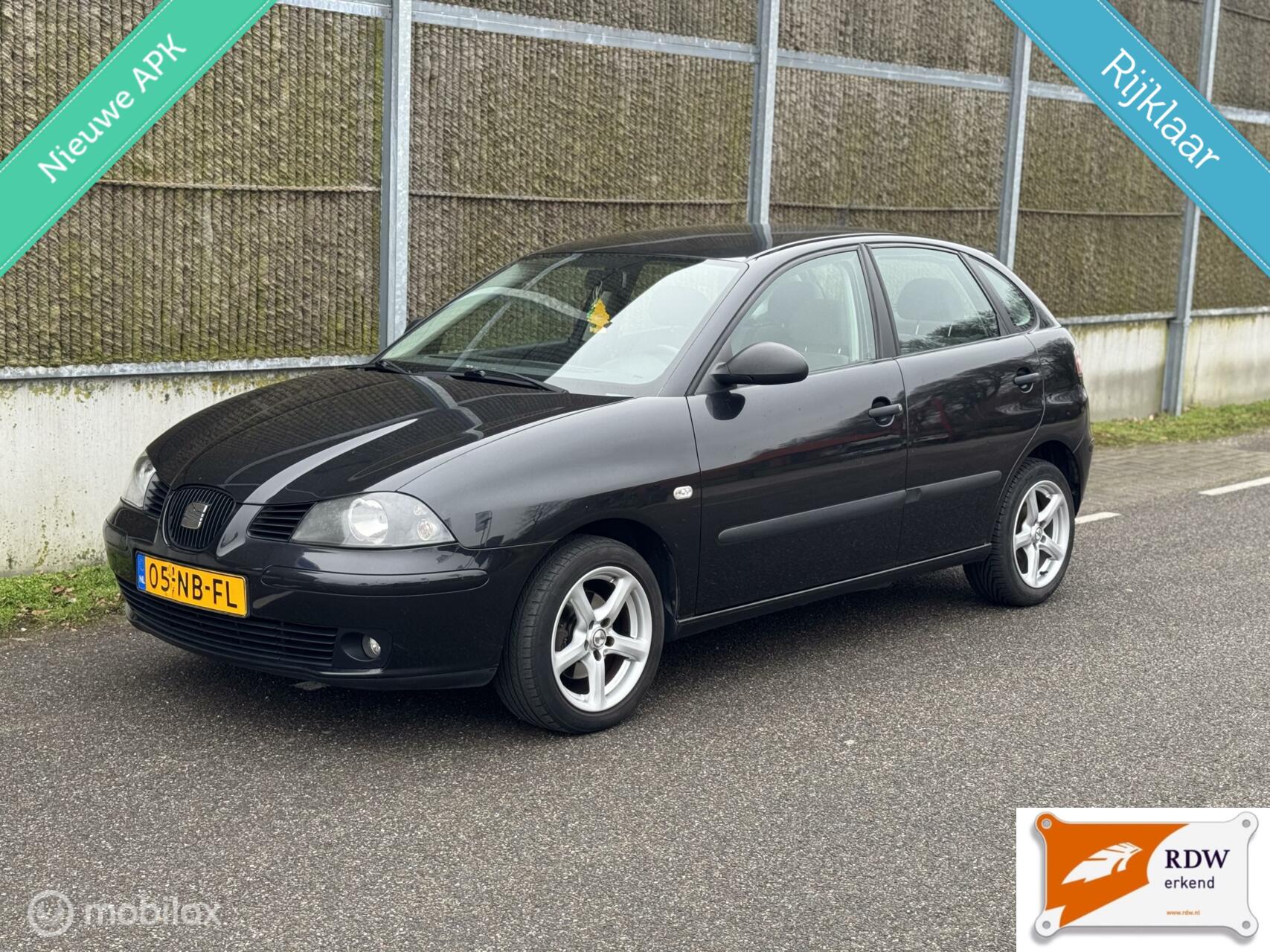 Seat Ibiza 1.4-16V Sport NAP/AIRCO/NWE APK/LM VELGEN 2003 - voorkant