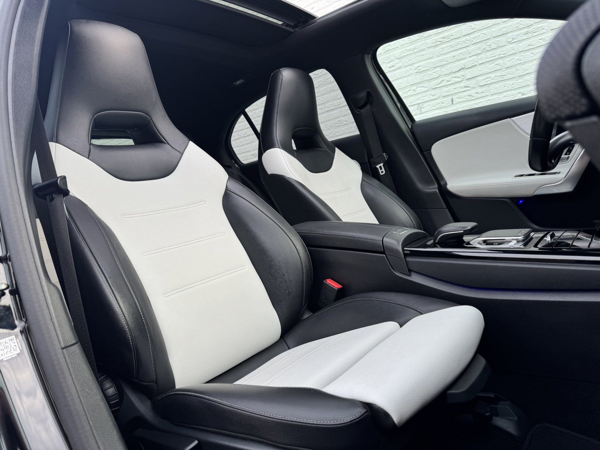 Foto van Mercedes-Benz A 200