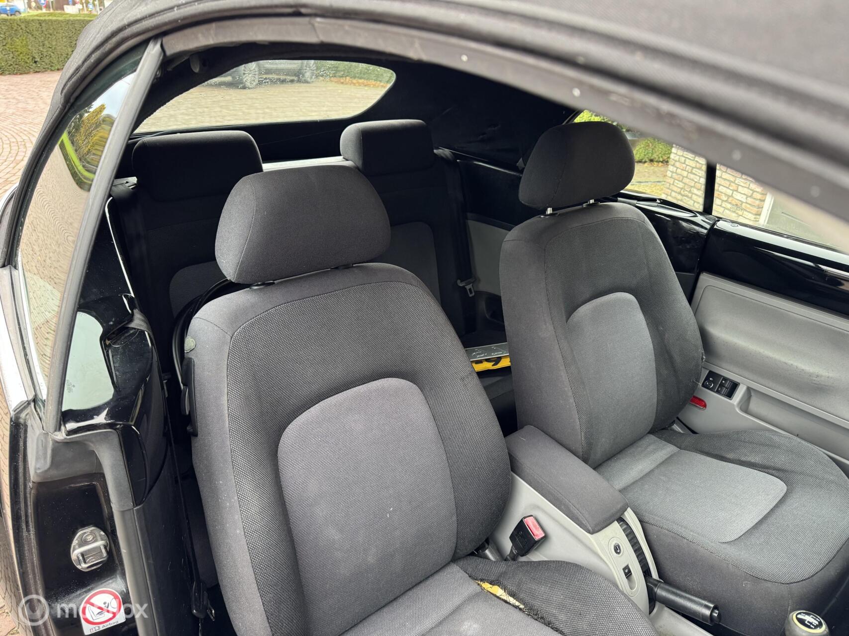Foto van Volkswagen New Beetle Cabriolet