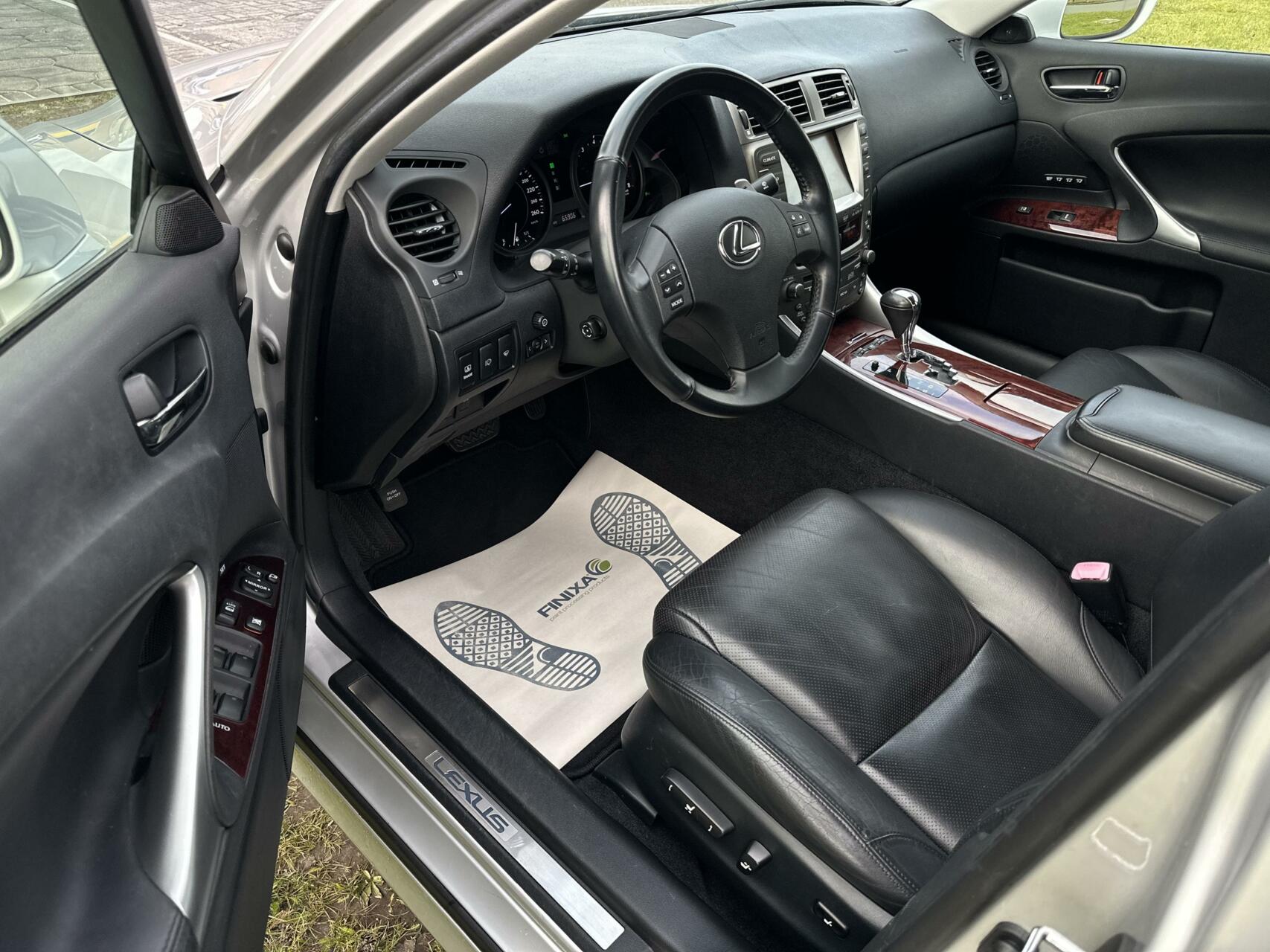 Foto van Lexus Is