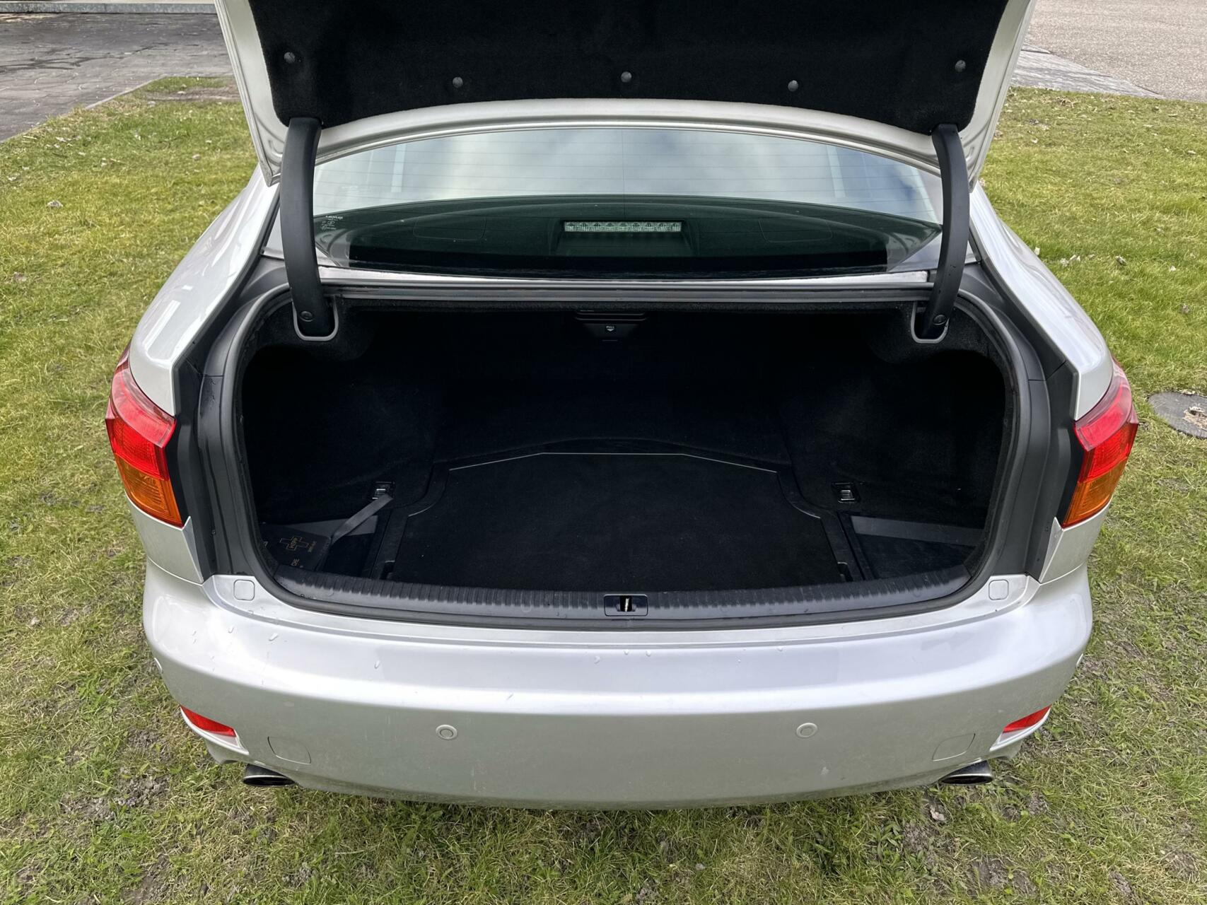 Foto van Lexus Is