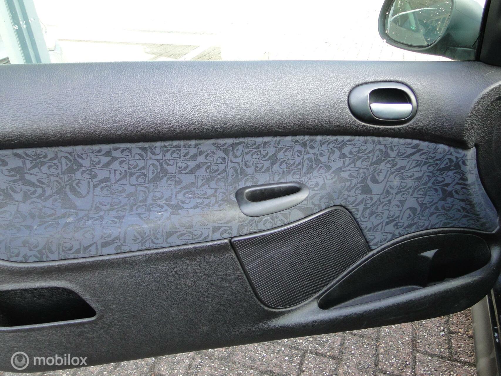 Foto van Peugeot 206 CC