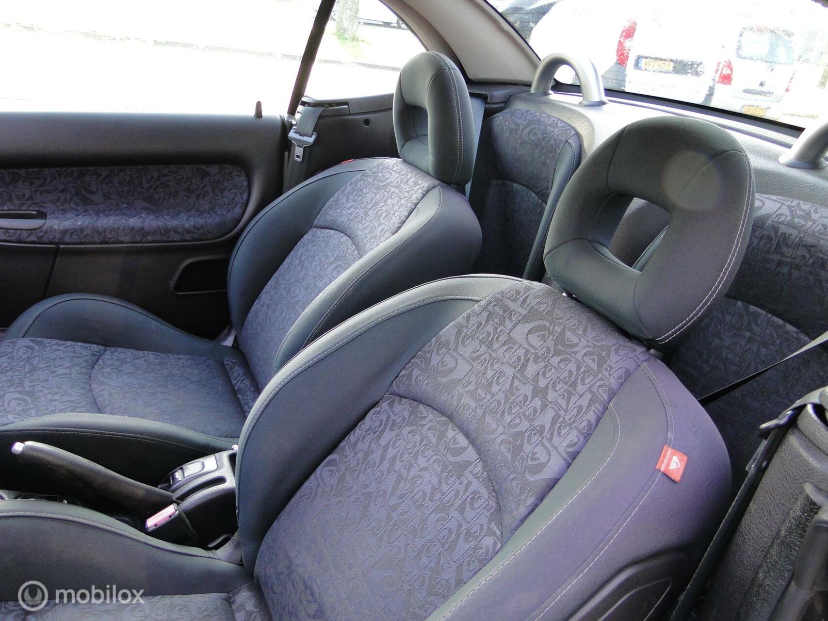 Foto van Peugeot 206 CC