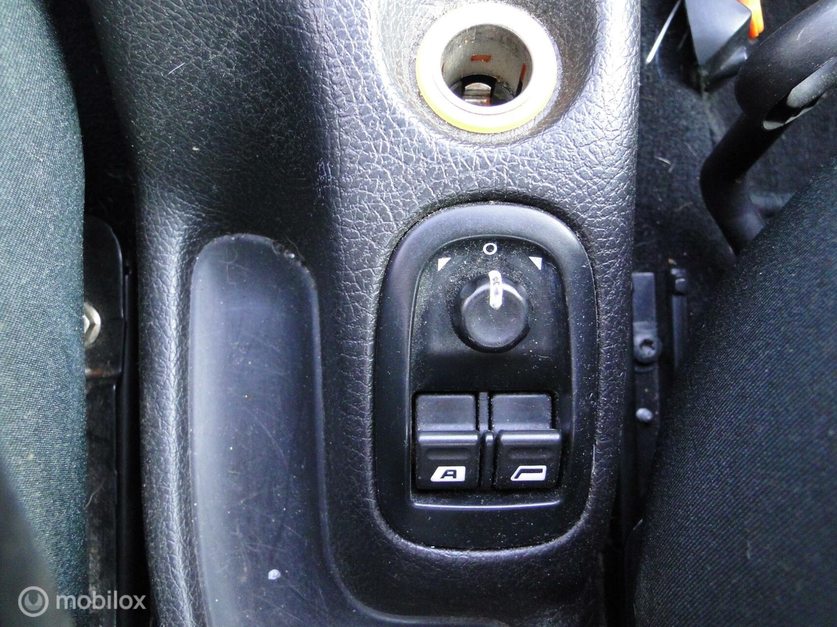 Foto van Peugeot 206 CC