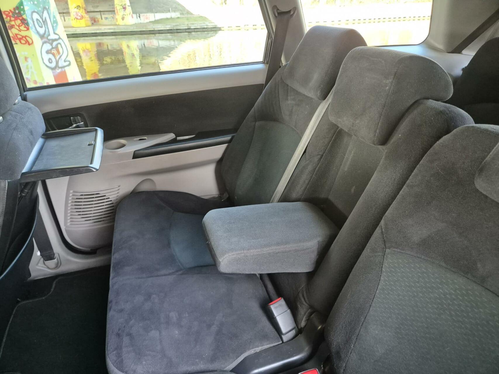Foto van Mitsubishi Grandis