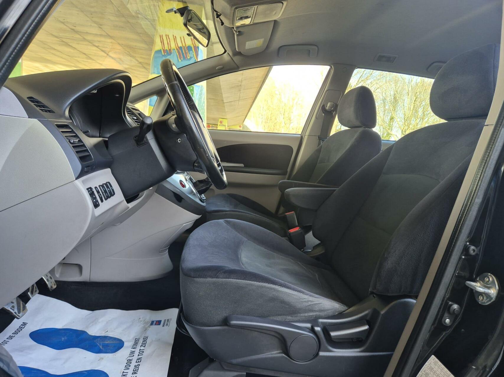 Foto van Mitsubishi Grandis