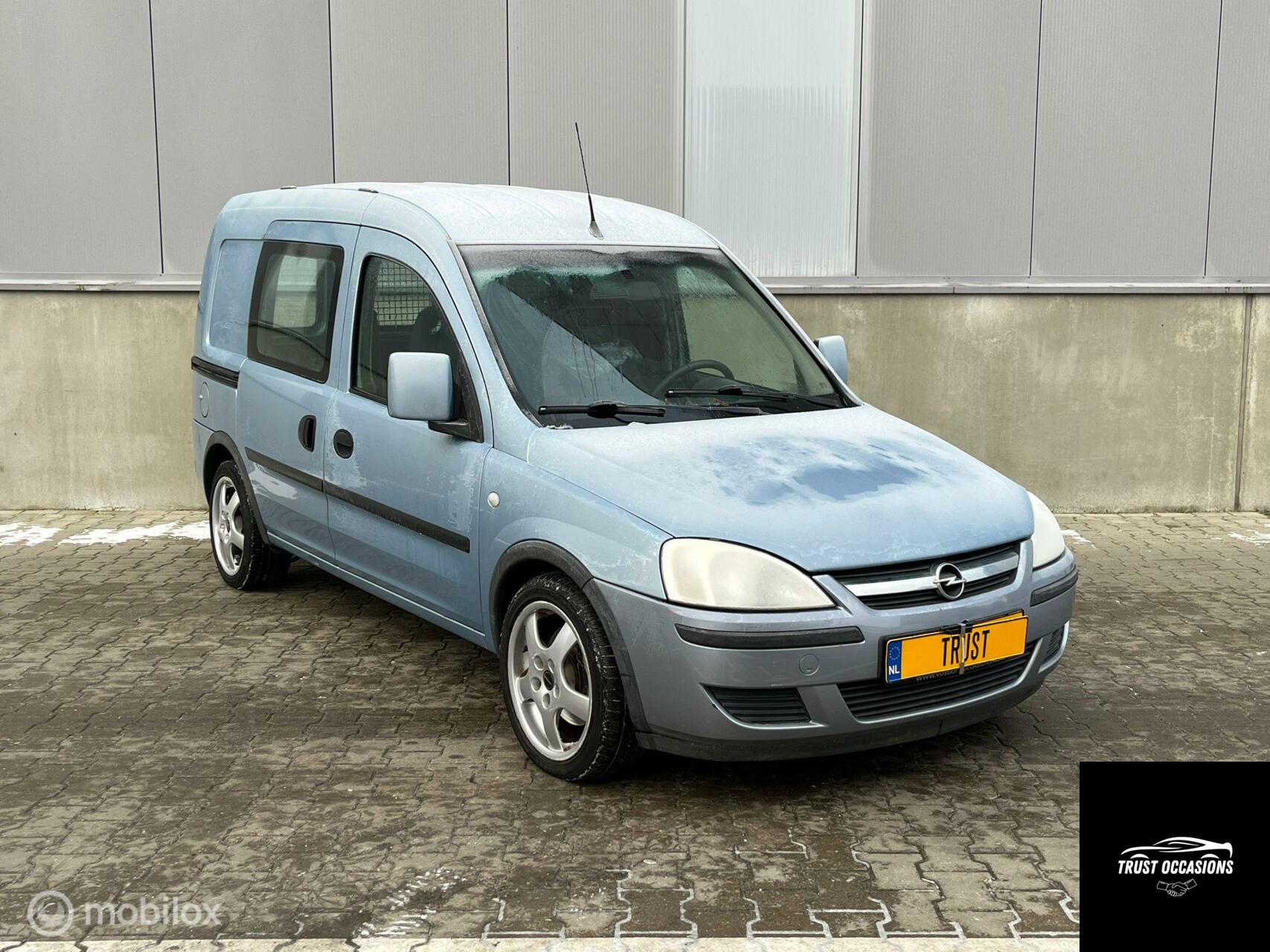 Opel Combo 1.7 CDTi Airco NAP Schuifdeuren Velgen Trekhaak 2009 - voorkant