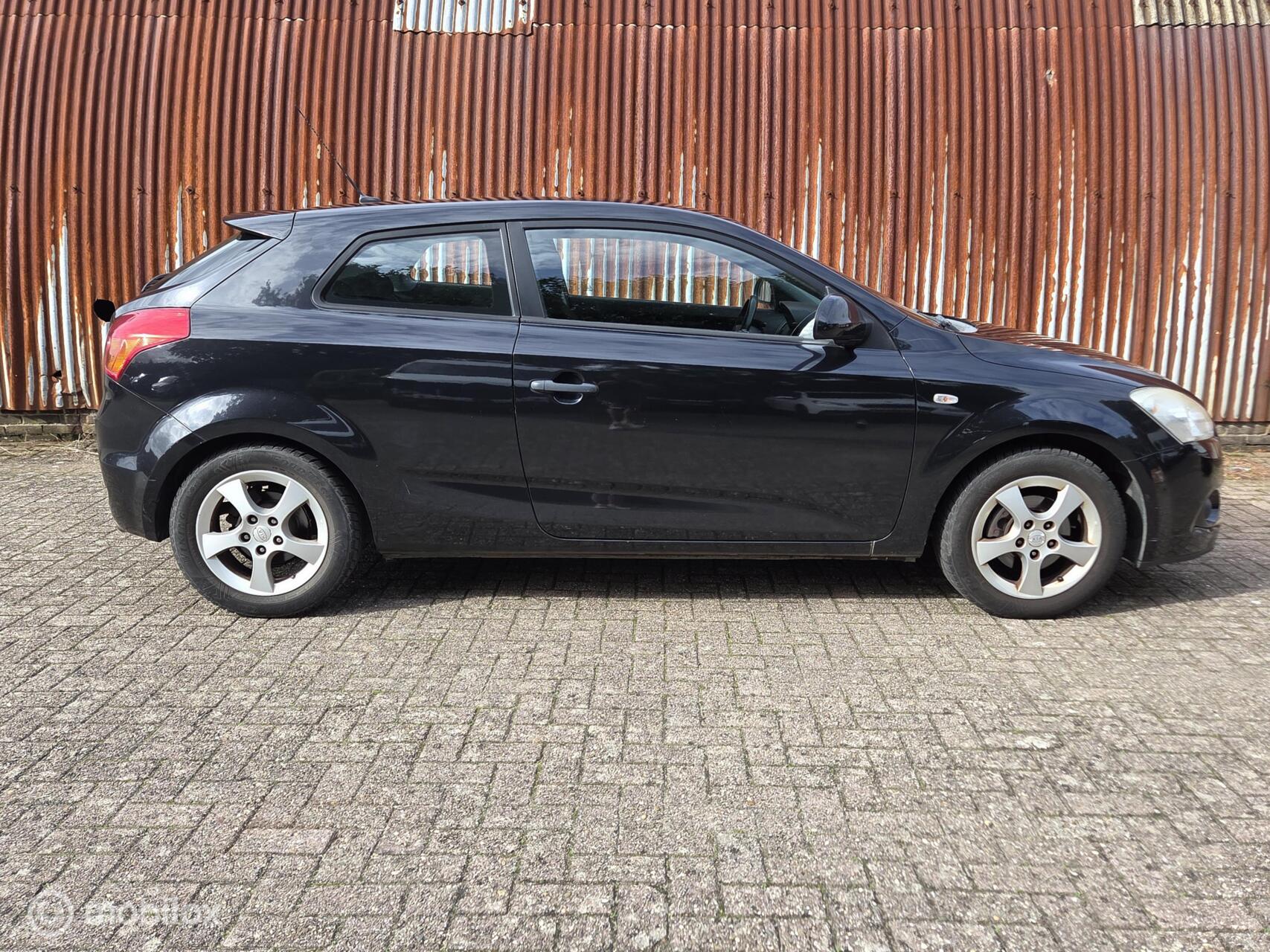 Foto van Kia Cee D