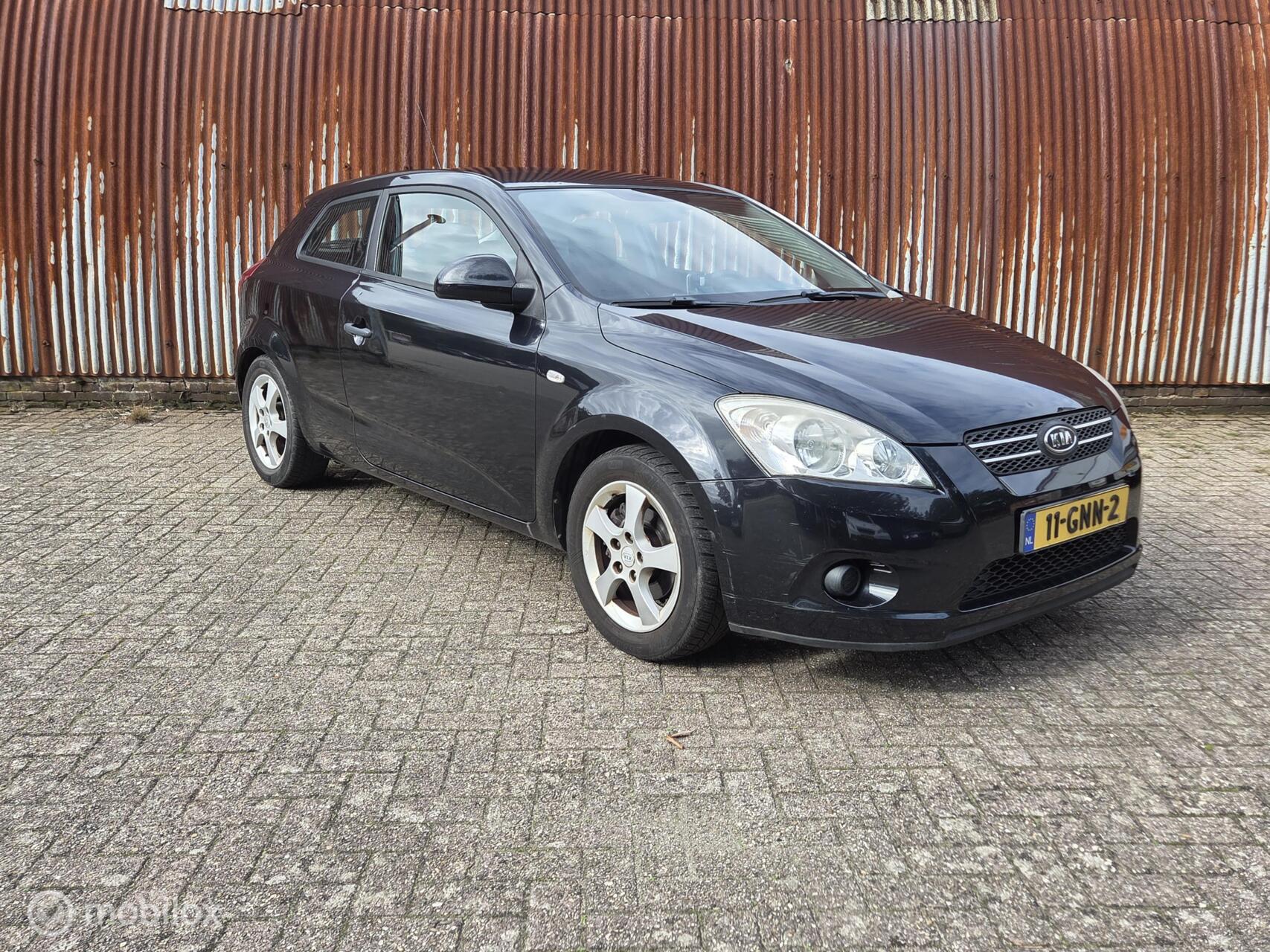 Foto van Kia Cee D
