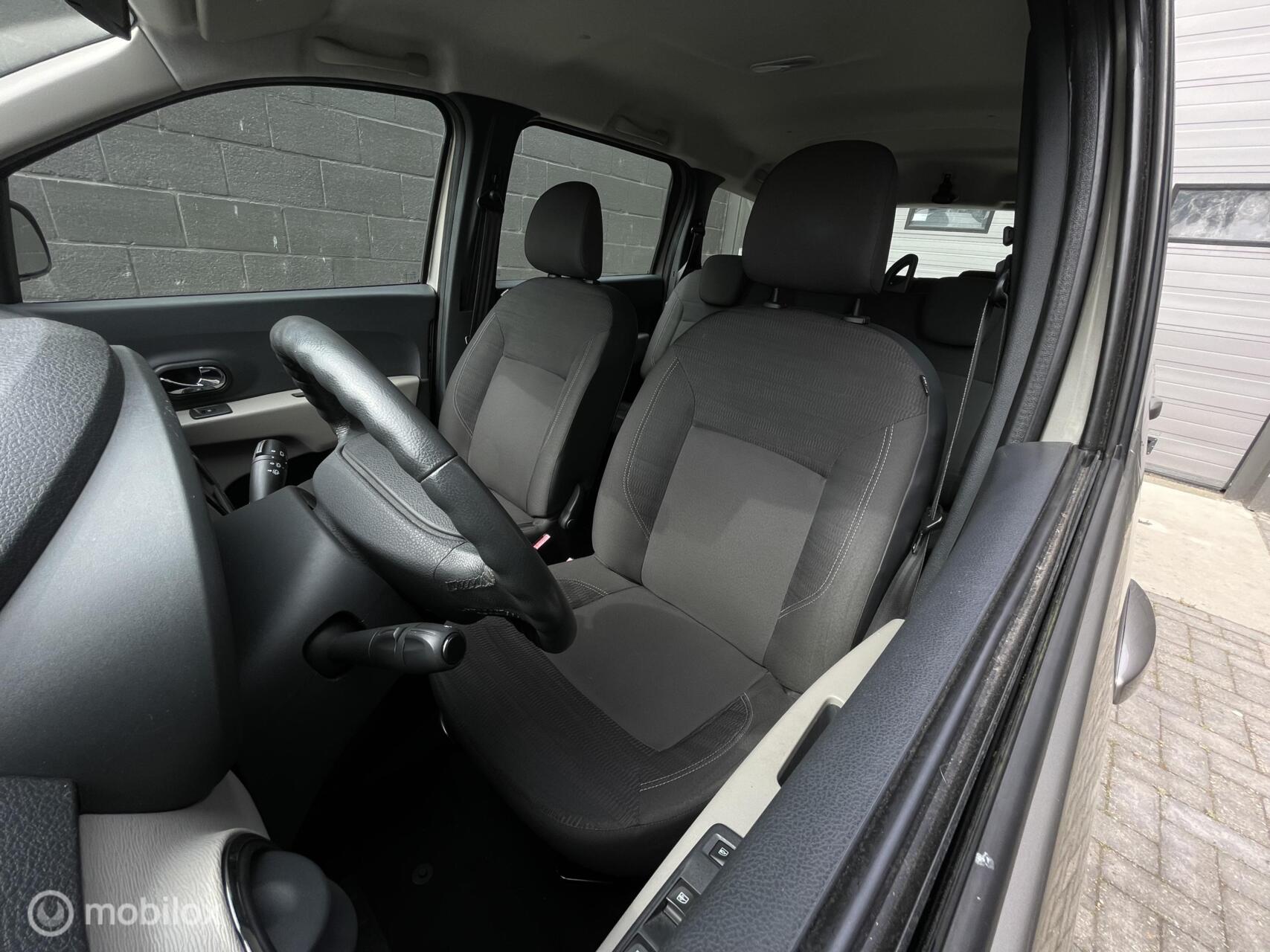Foto van Dacia Lodgy