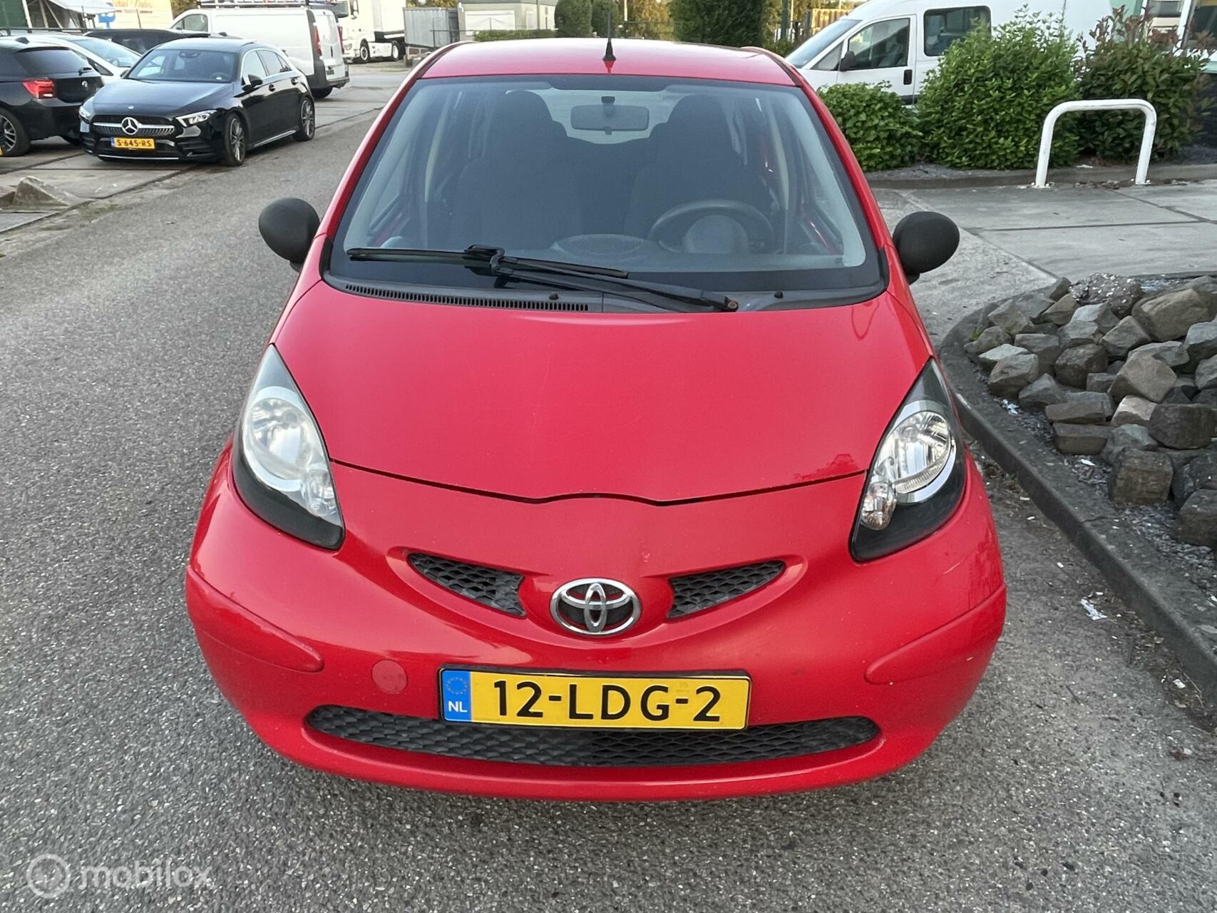 Toyota Aygo 1.0-12V Apk 2005 - voorkant