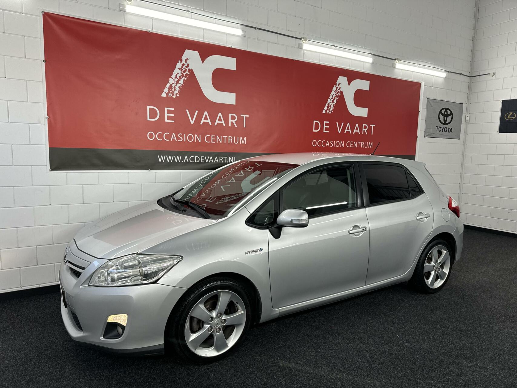 Toyota Auris 1.8 Full Hybrid Executive - VERKOCHT! 2010 - voorkant