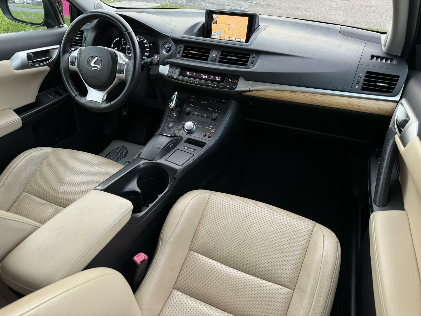 Foto van Lexus CT