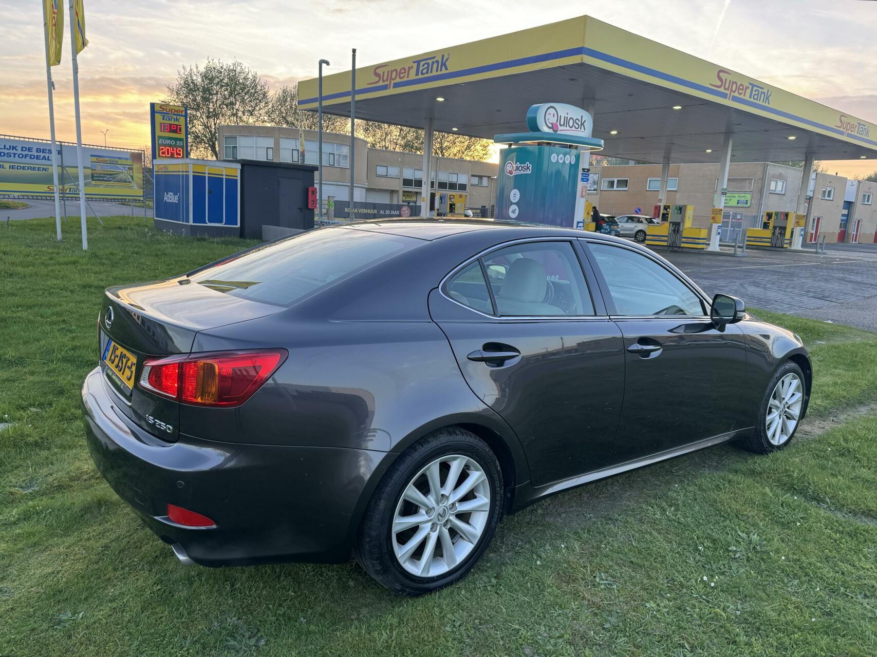 Foto van Lexus Is