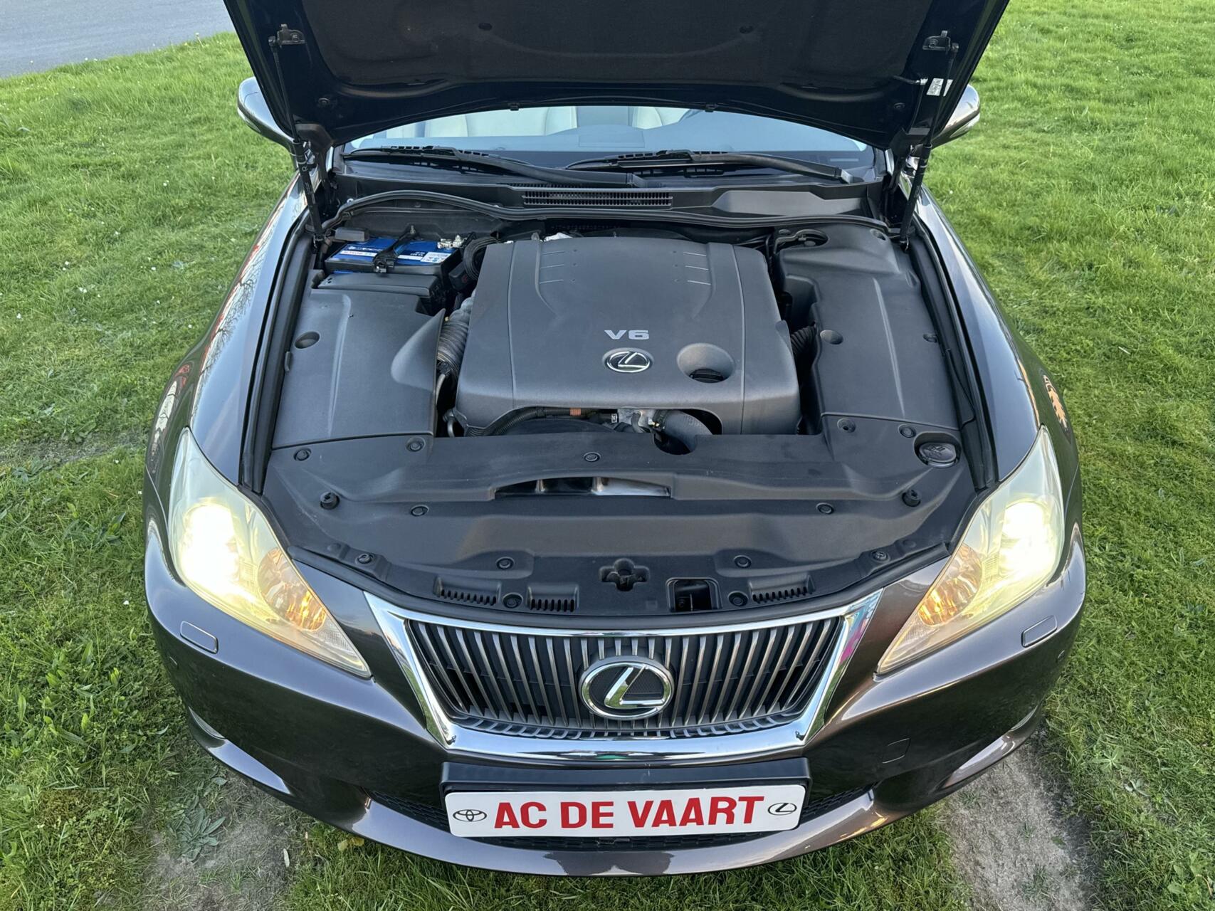 Foto van Lexus Is