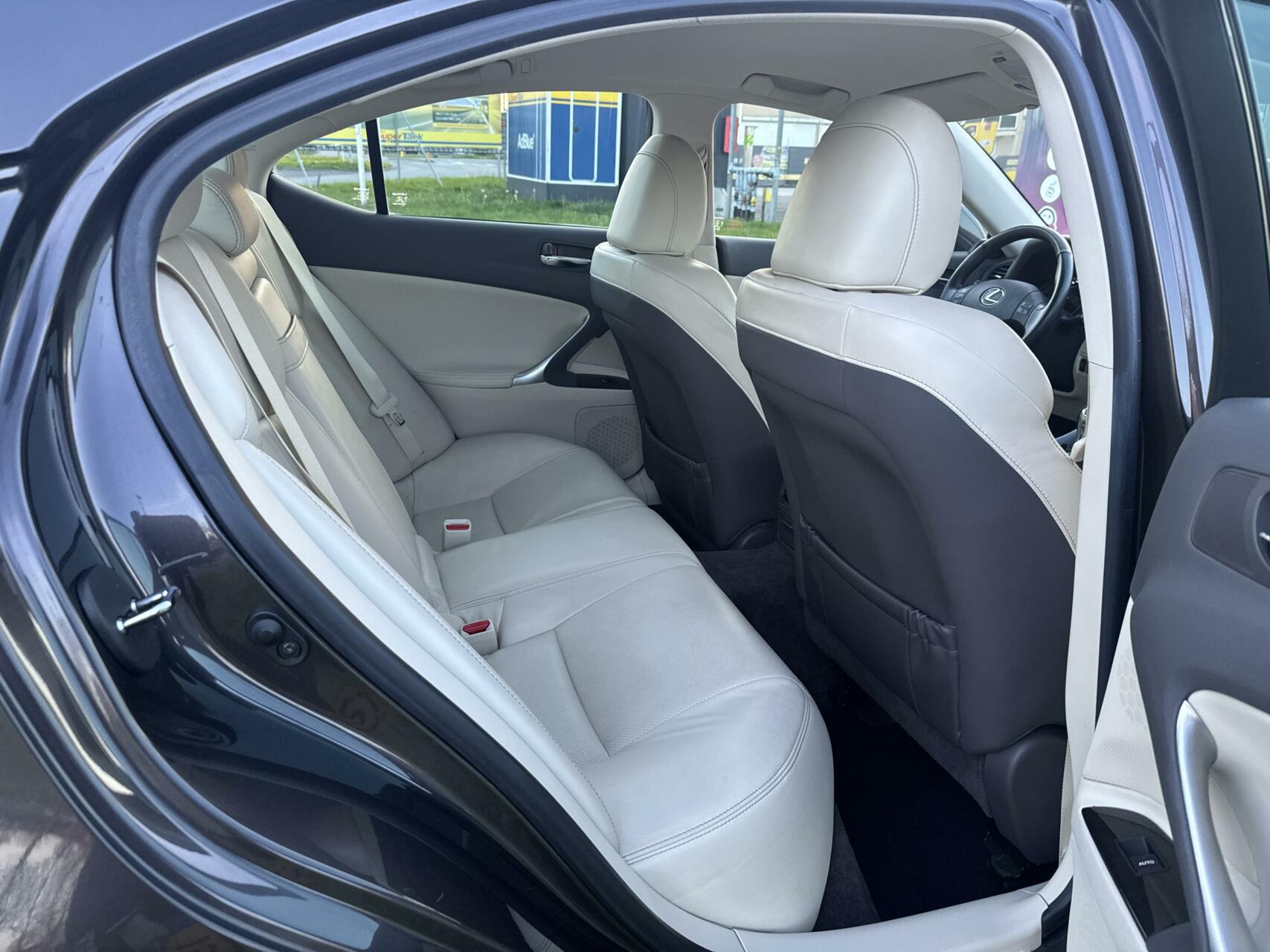 Foto van Lexus Is