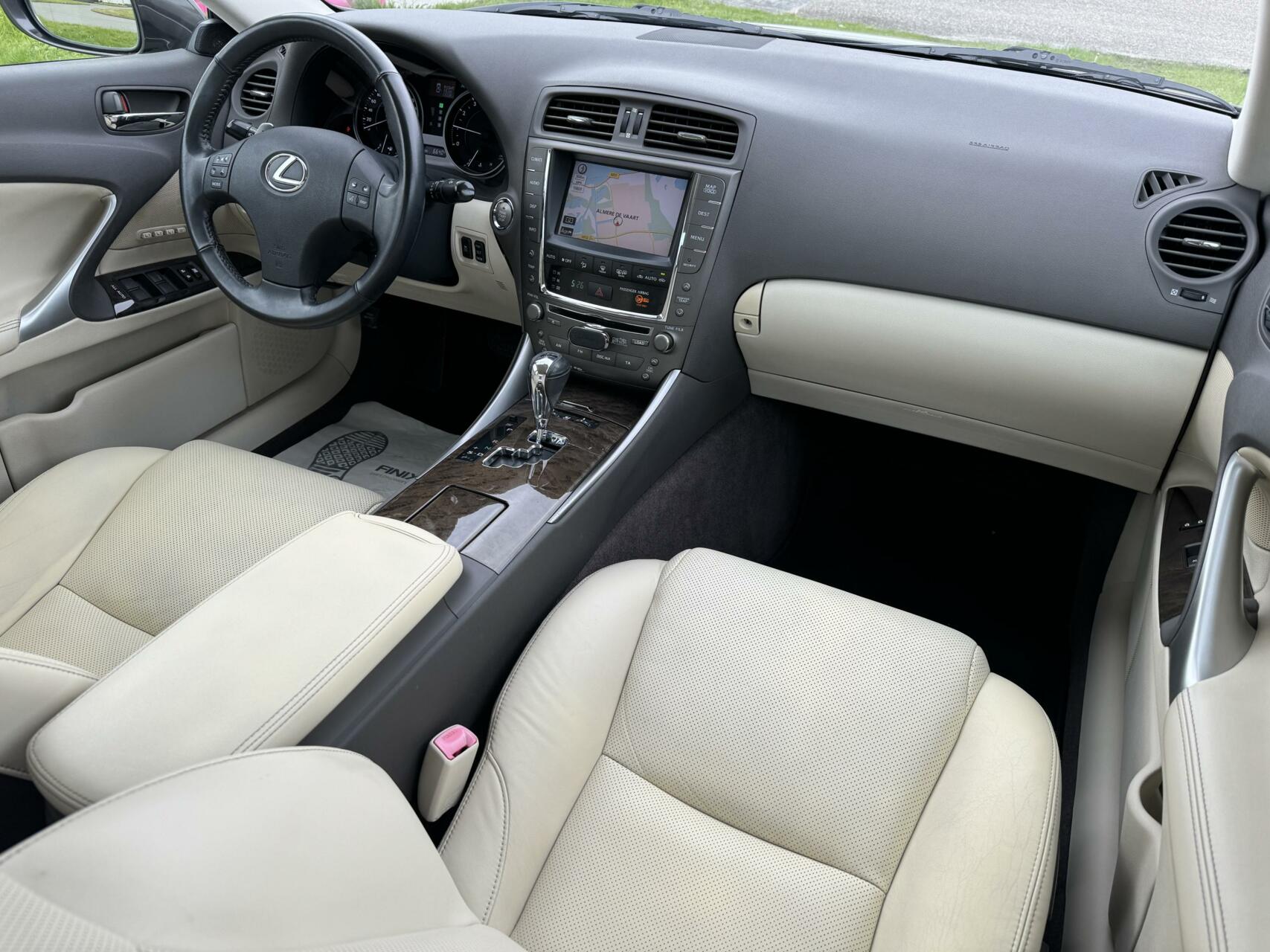Foto van Lexus Is
