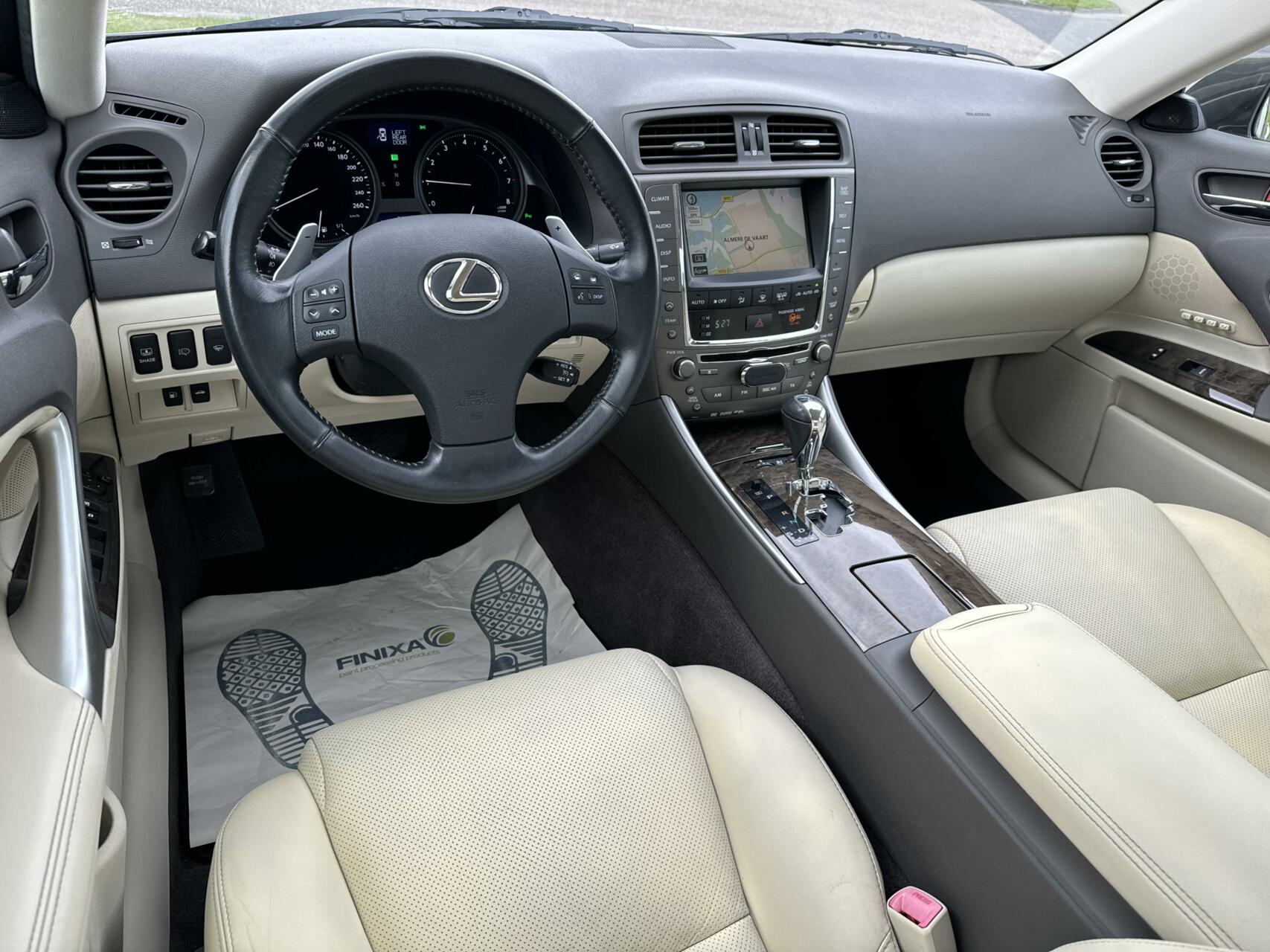 Foto van Lexus Is
