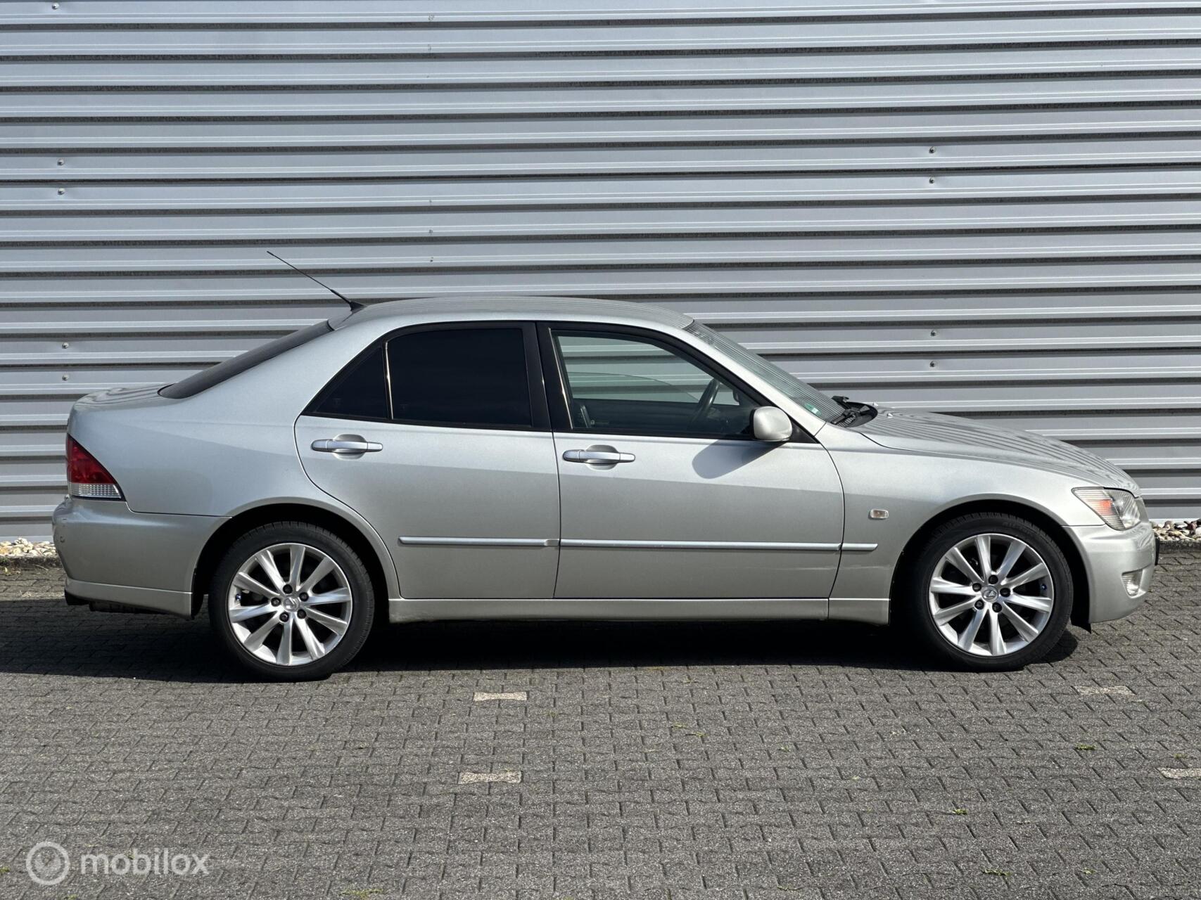 Foto van Lexus Lexus Is200