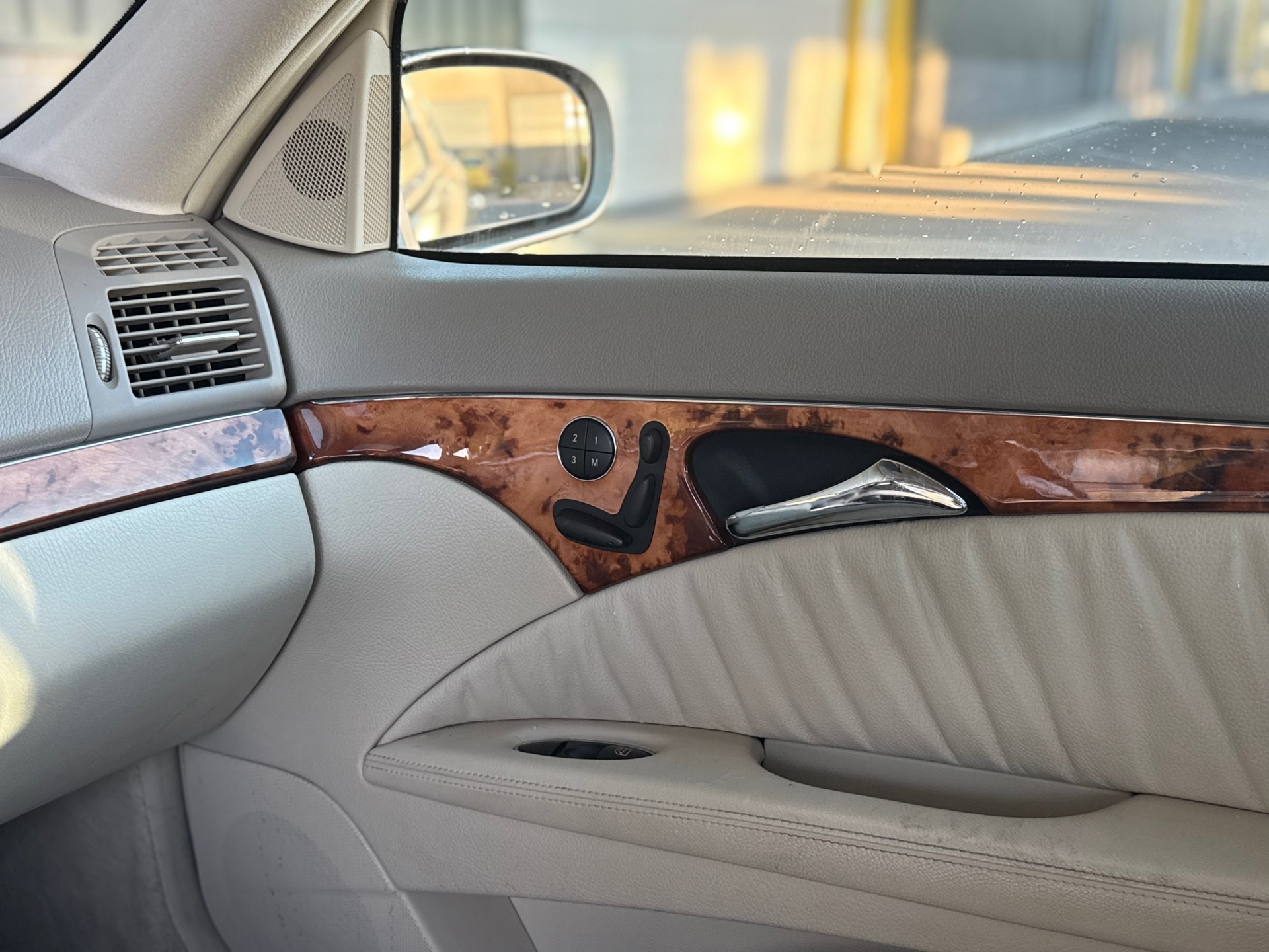 Foto van Mercedes-Benz E 240