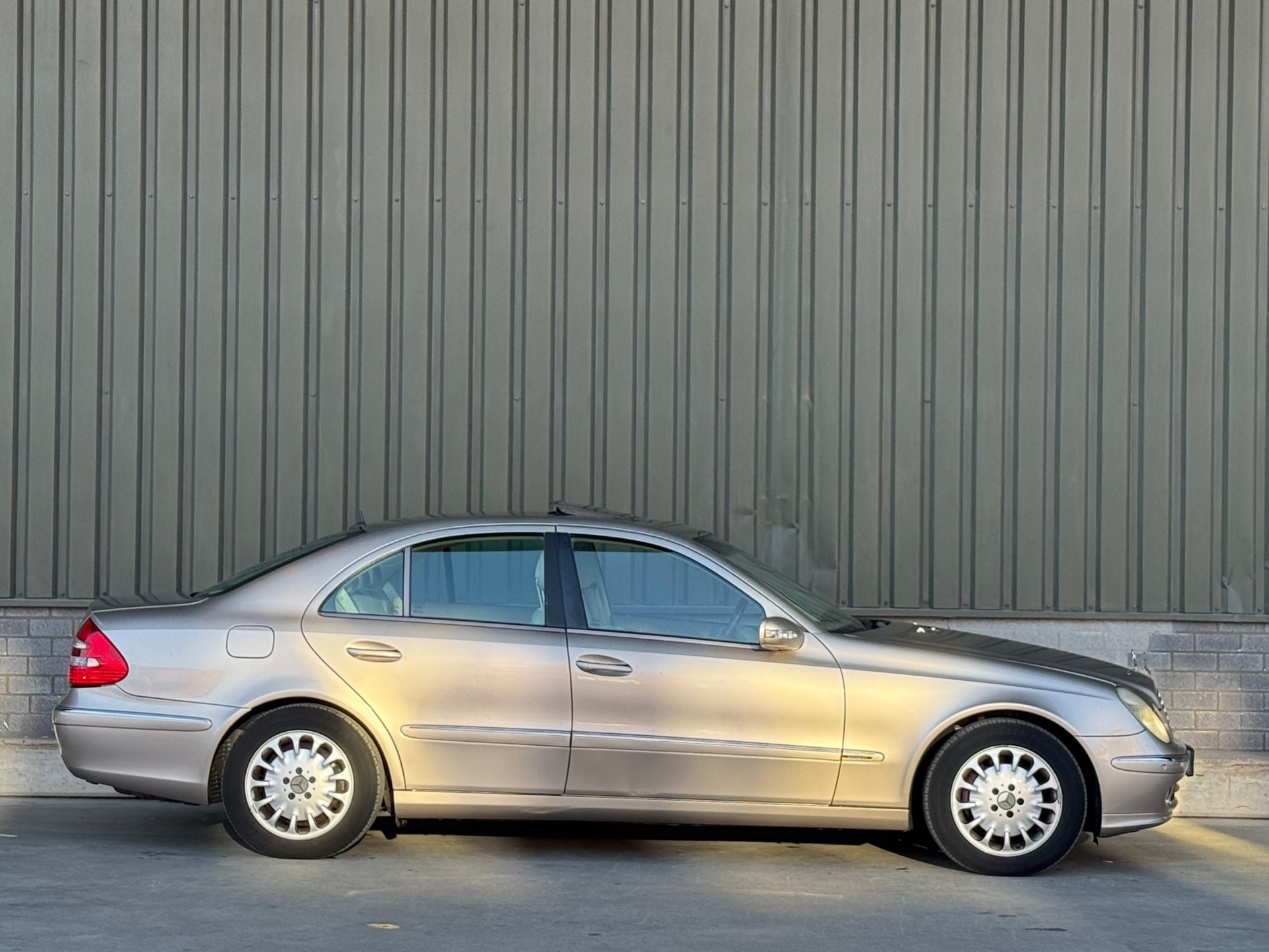 Foto van Mercedes-Benz E 240