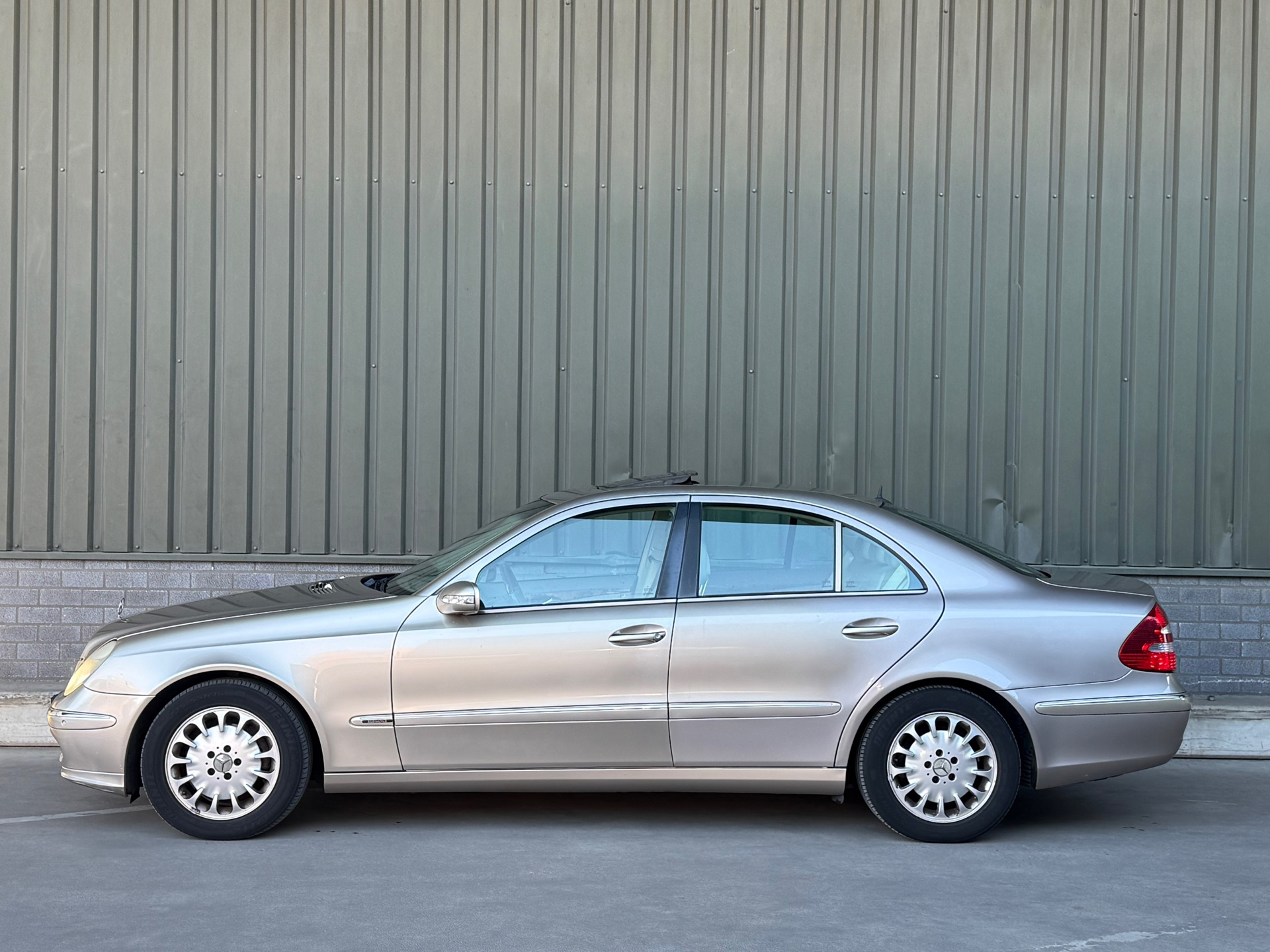 Foto van Mercedes-Benz E 240