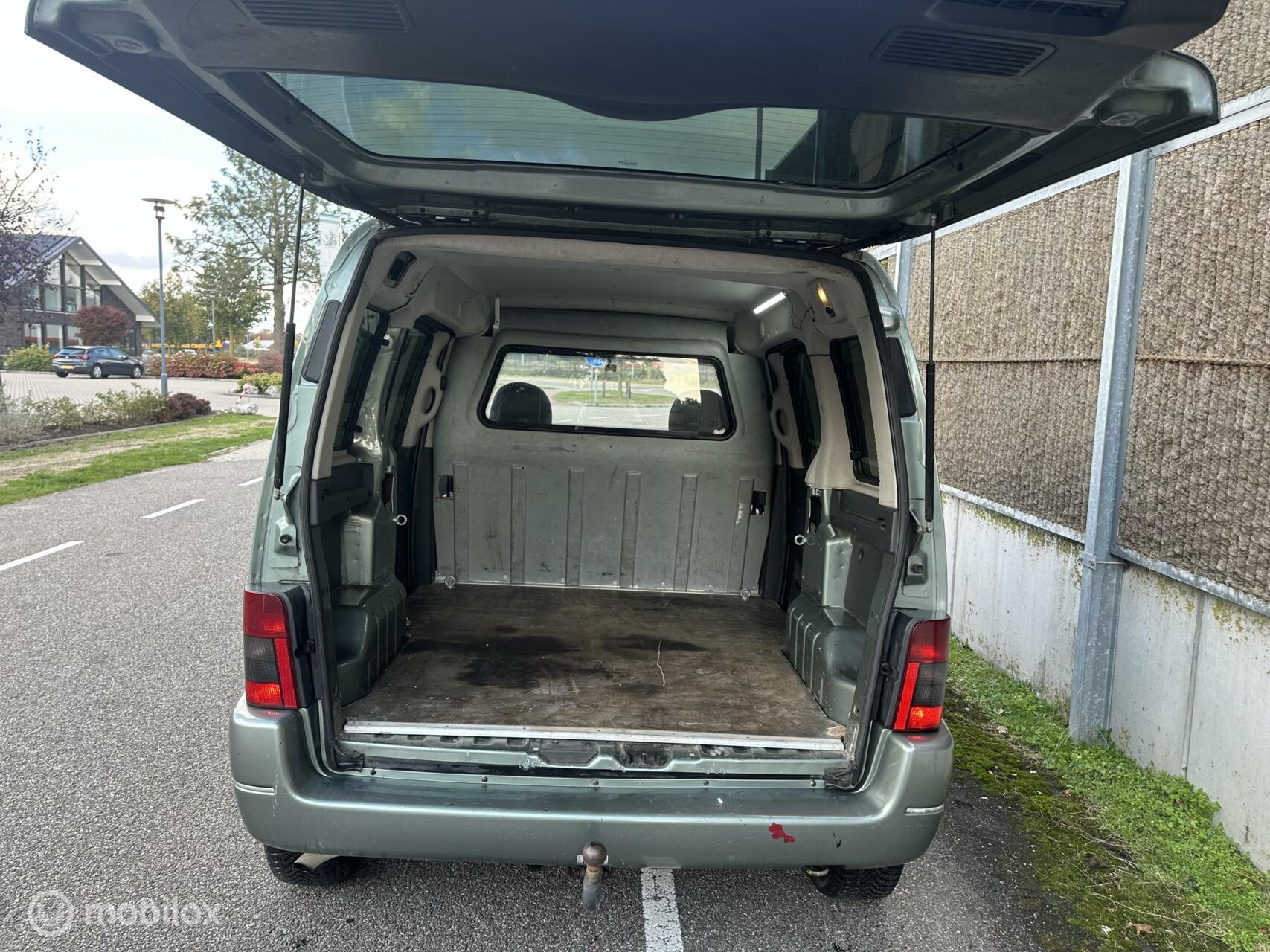 Foto van Peugeot Partner MPV