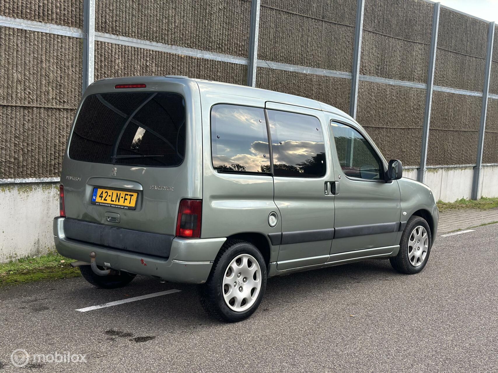 Foto van Peugeot Partner MPV