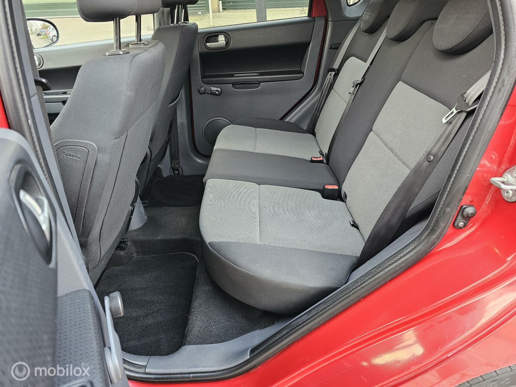 Foto van Mitsubishi Colt