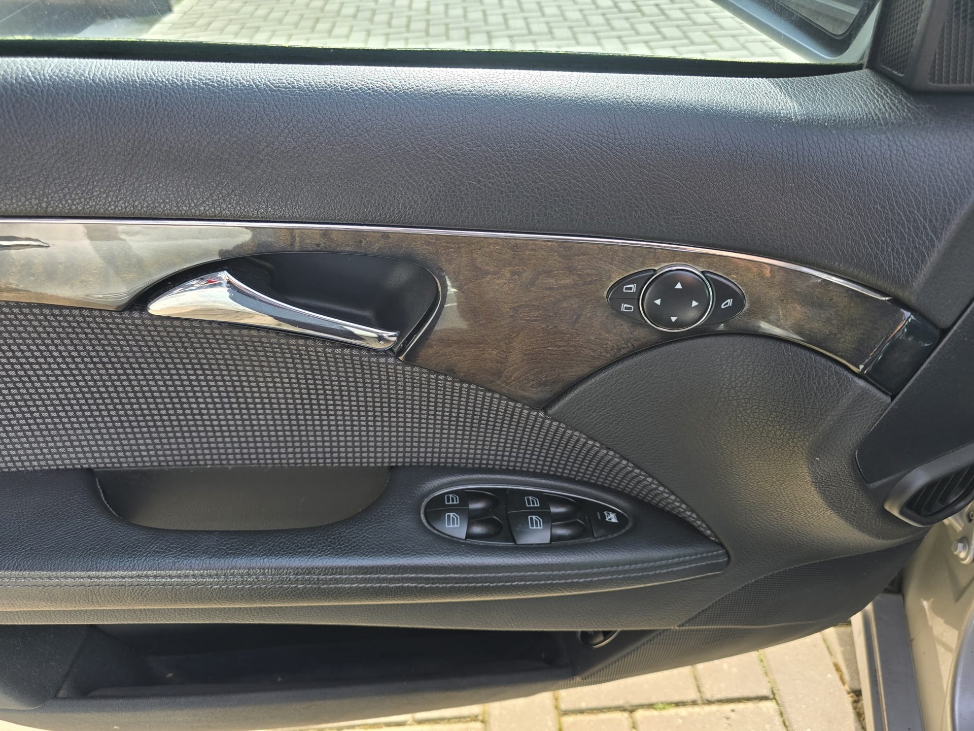 Foto van Mercedes-Benz E 240
